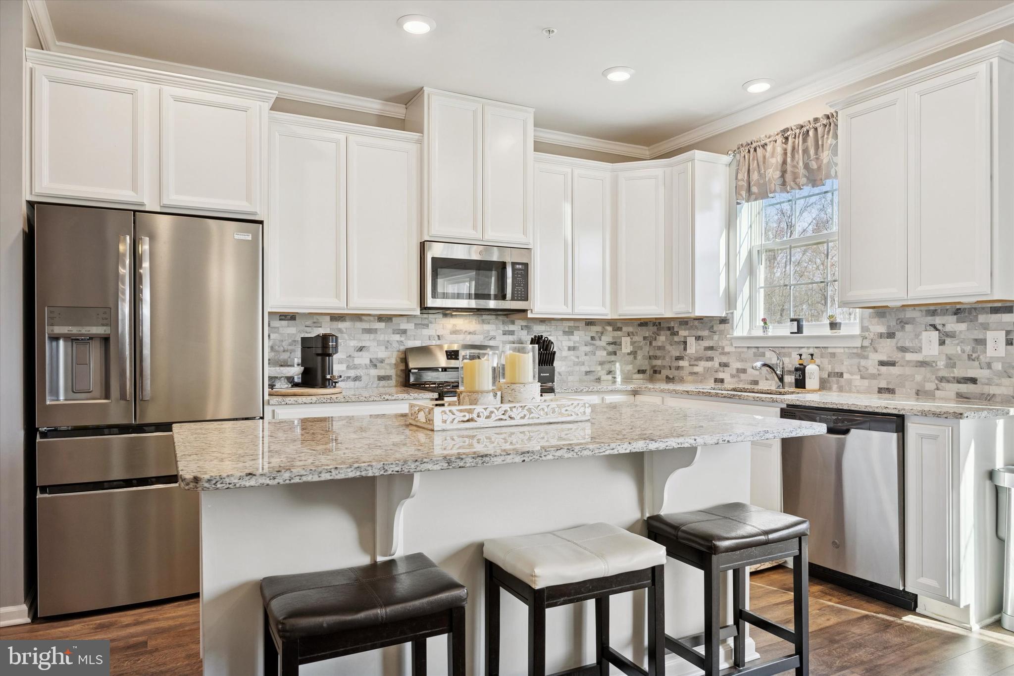 EDGEWATER - Residential