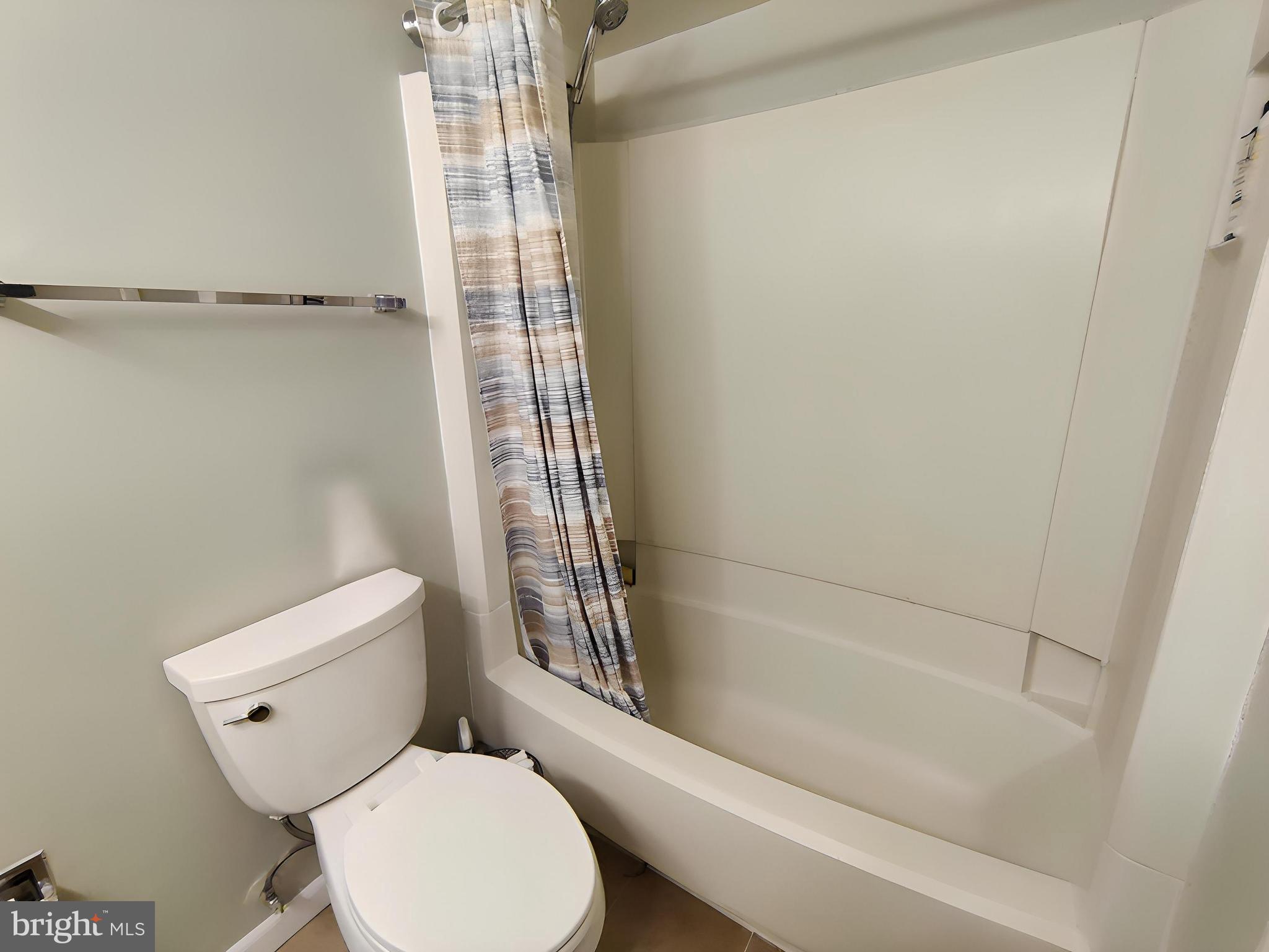 ROTONDA - Residential Lease