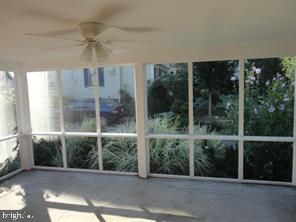 COUNTRY CLUB - Residential Lease