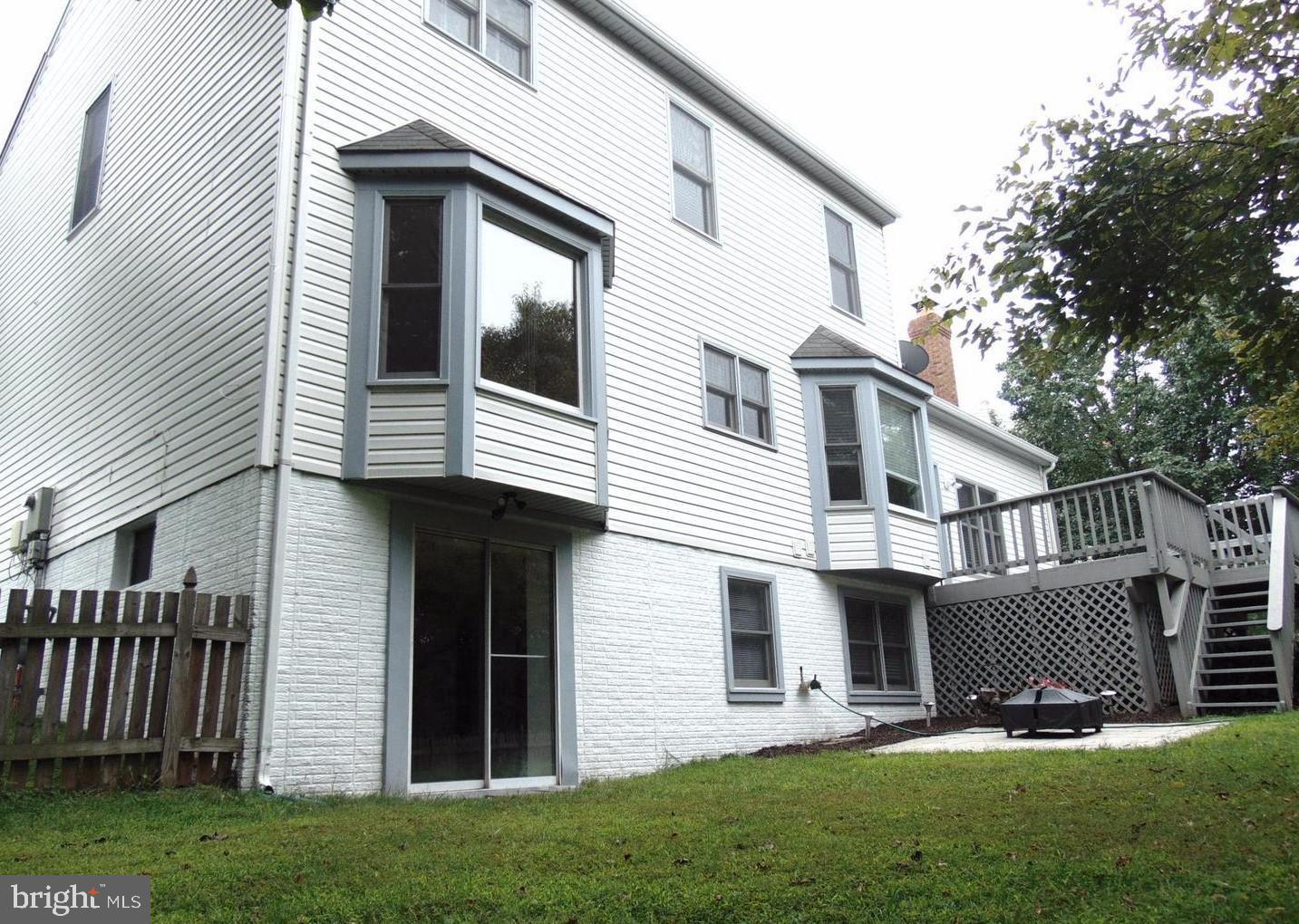 ASHBURN FARM - Residential Lease