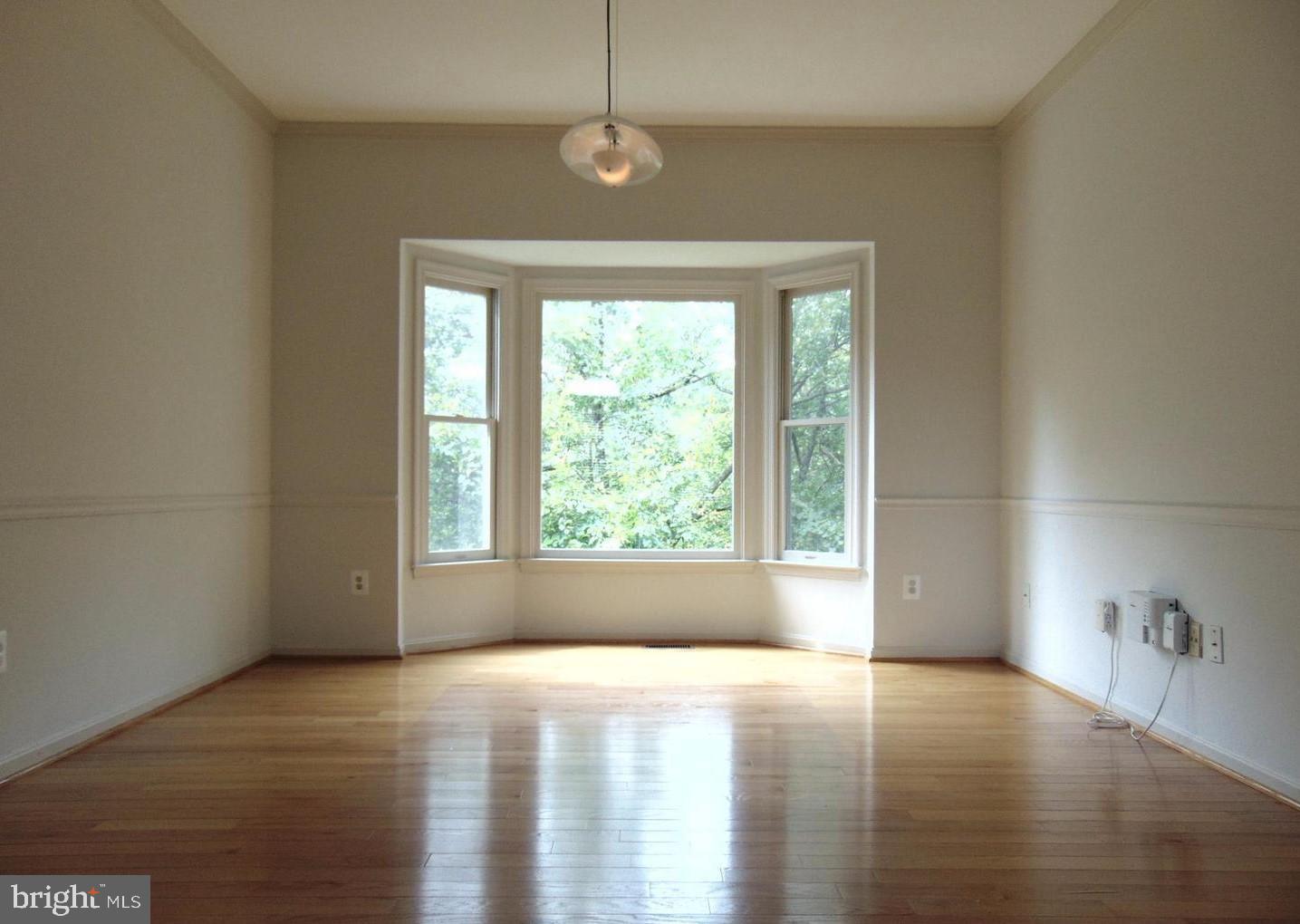 ASHBURN FARM - Residential Lease