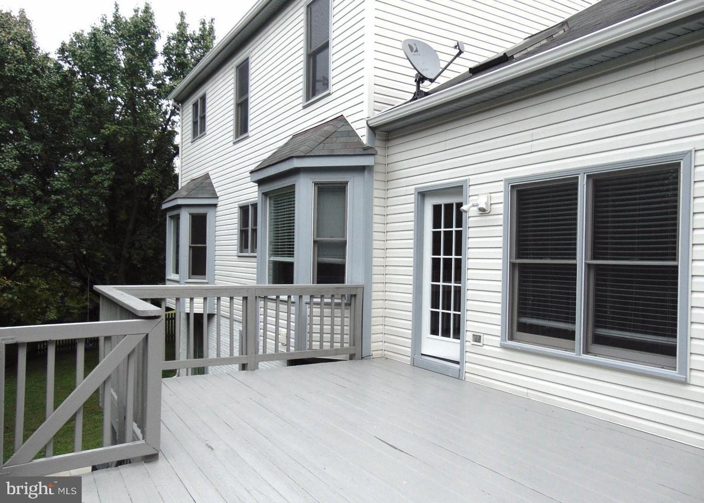 ASHBURN FARM - Residential Lease