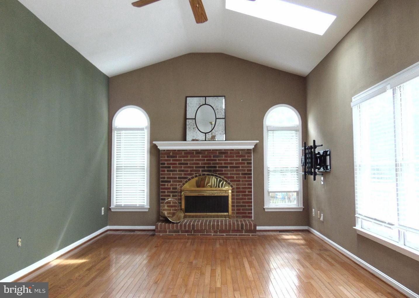 ASHBURN FARM - Residential Lease