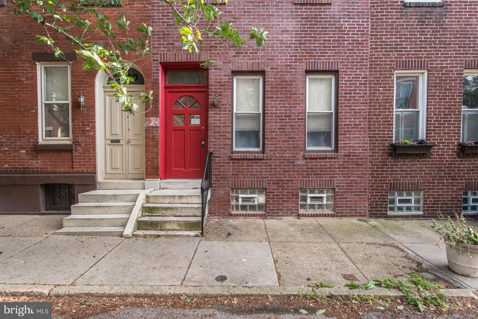 Rarely offered triplex in desirable neighborhood. Unit on is 2 bed 2 bath bi level with access to rear yard and is vacant. Great opportunity for owner occupant
2nd floor 1 bed 1 bath 1200 lease expiration 2/26
3rd floor efficiency 1 bath 850 month to month.
This a great to own a legal 3 unit in which only a few has hit the market. Close to Center city, Eastern State Penitentiary shopping and Fairmount Park. Solid investment