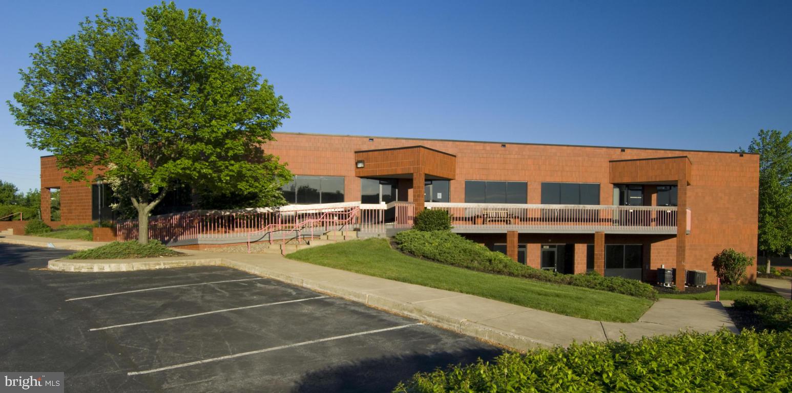GREENFIELD CORP CENTER - Commercial Lease
