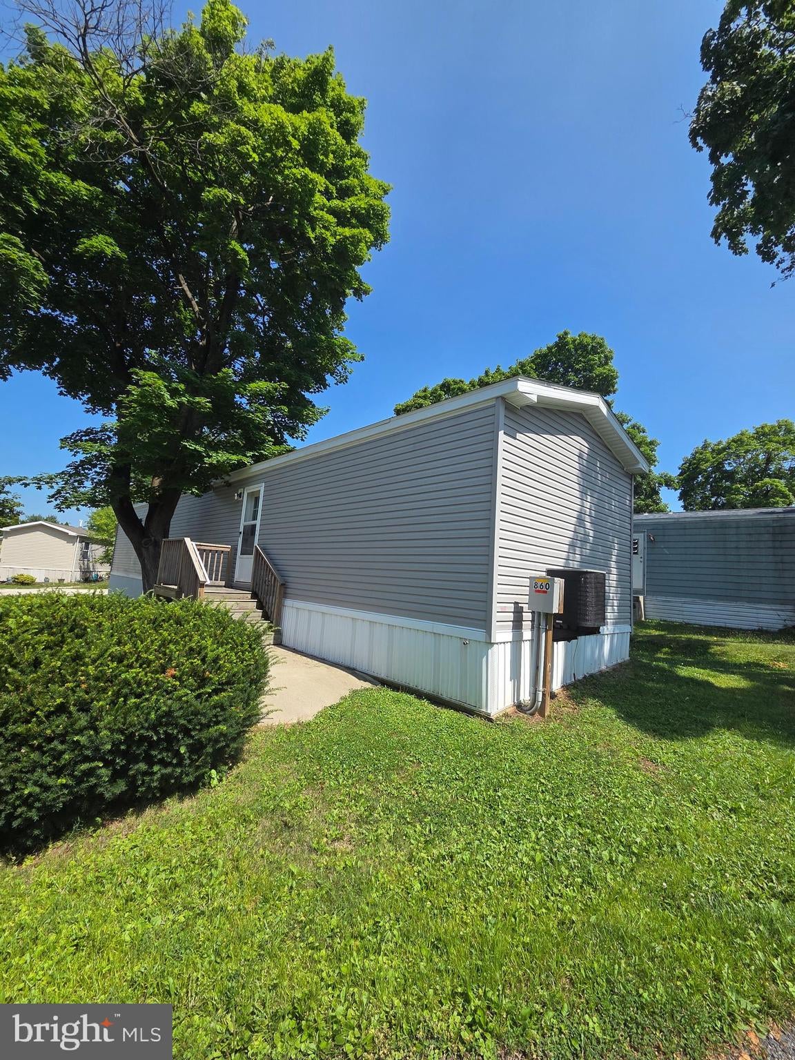 860 LATSHAW ROAD