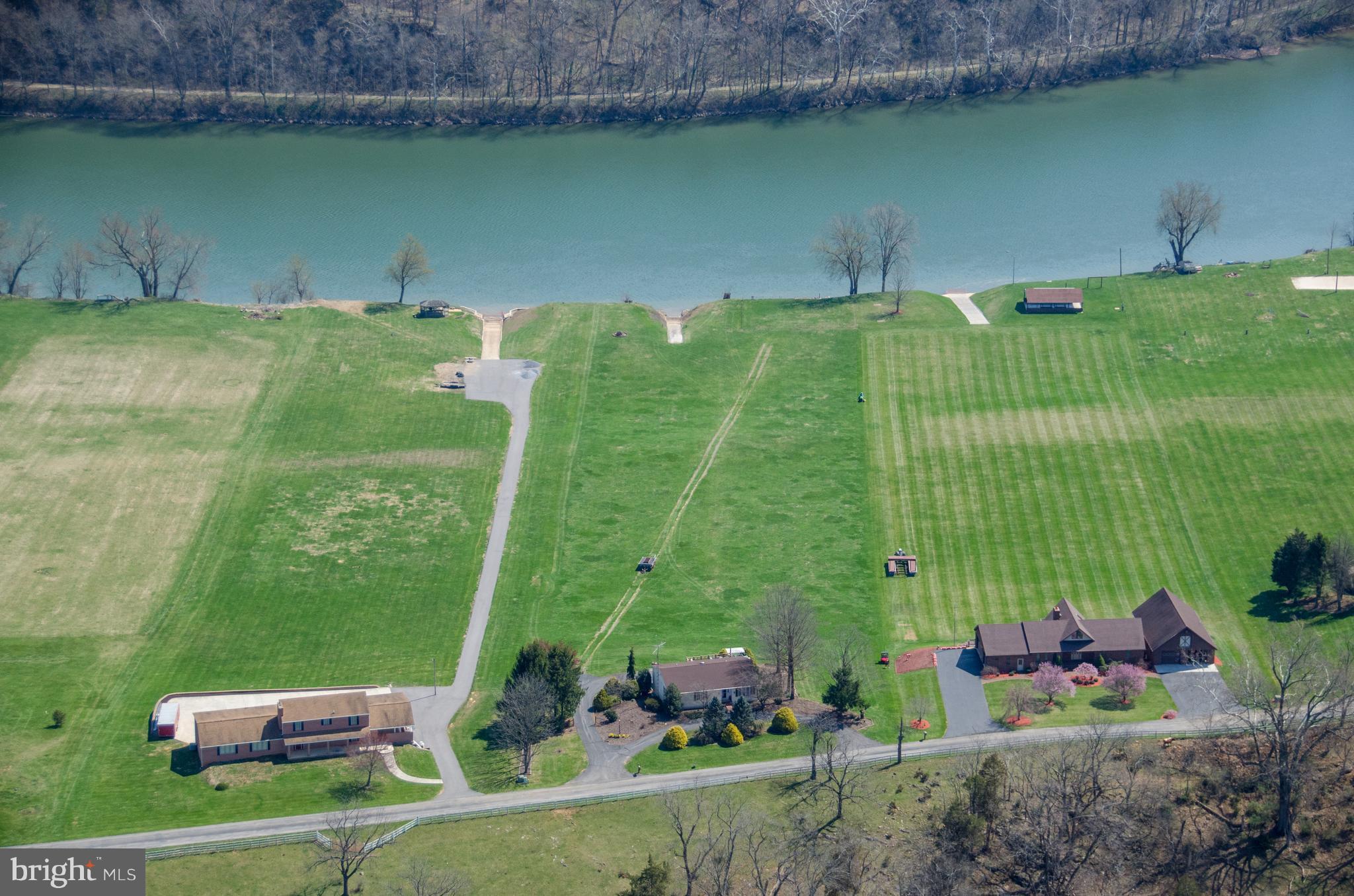 Perfect Deepwater Potomac 200' riverfront retreat, 4+ ac, w/ elaborate docks, boat ramp, sea wall and million dollar view. House is impeccably maintained; in tip-top condition. River views in both directions. 2 car garage/workshop in bsmt. Big dock, patio, big deck great for entertaining. Subdiv mostly larger homes. Horses Allowed. Pontoon boat also for sale. Easy access I-81, Exit 20. Rare Find