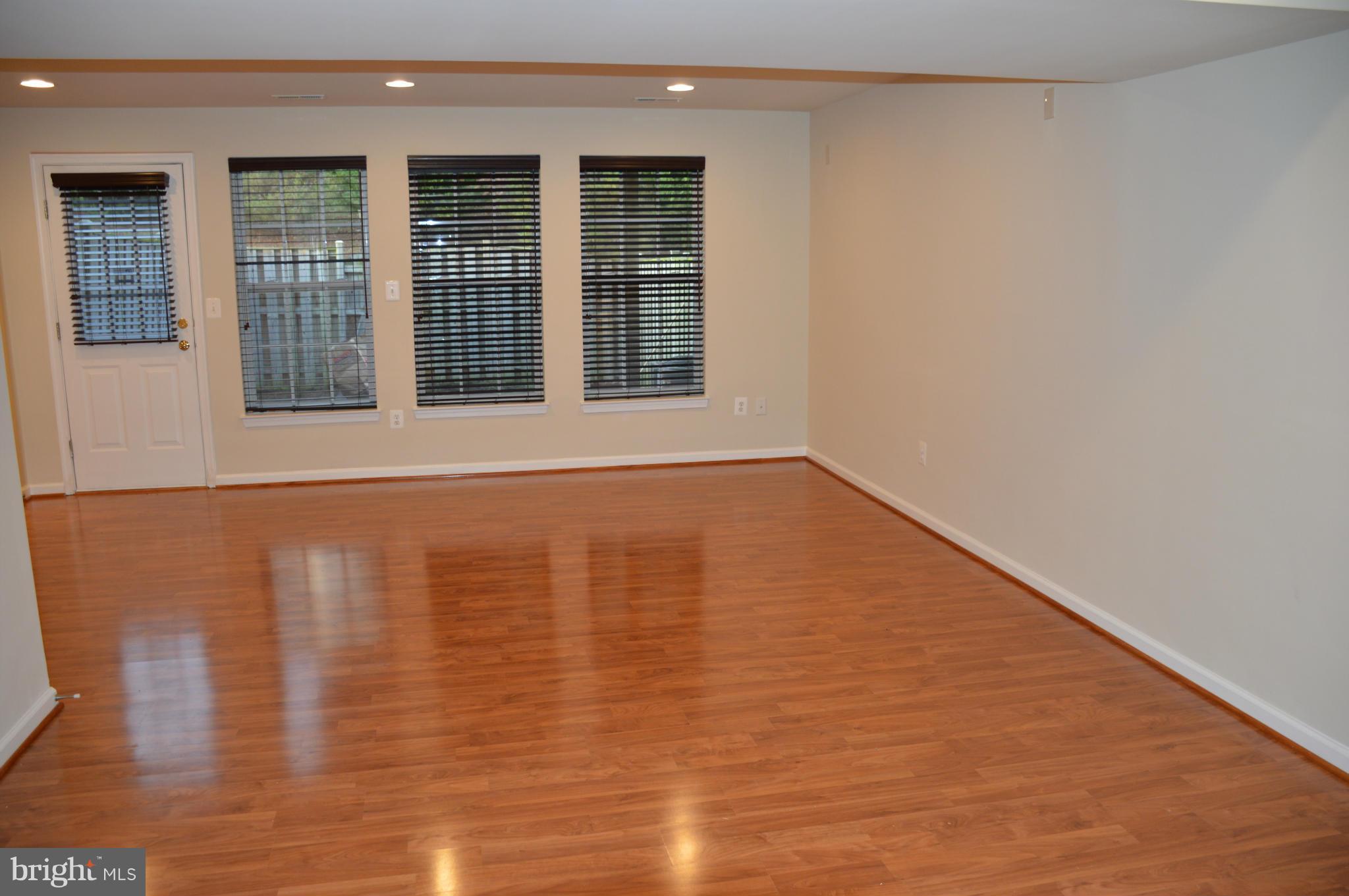 RIVERSIDE STATION - Residential Lease