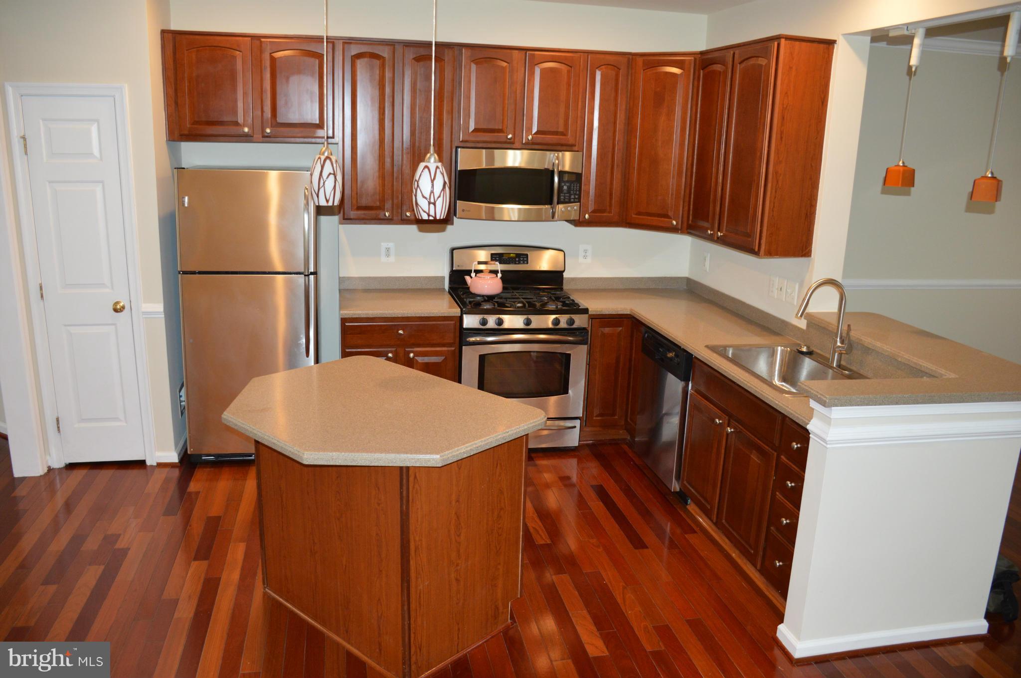 RIVERSIDE STATION - Residential Lease