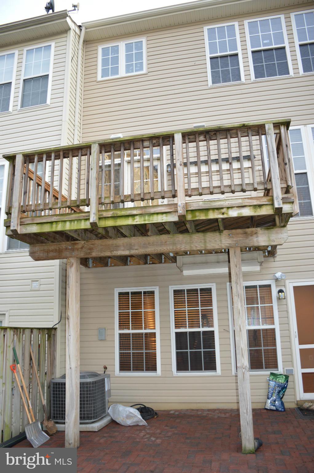 RIVERSIDE STATION - Residential Lease