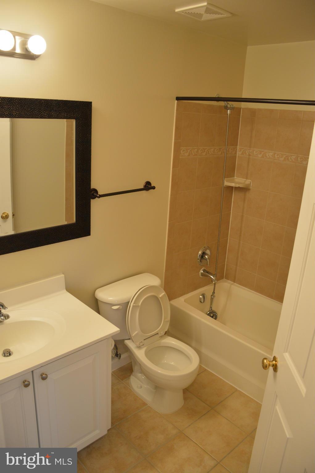 RIVERSIDE STATION - Residential Lease