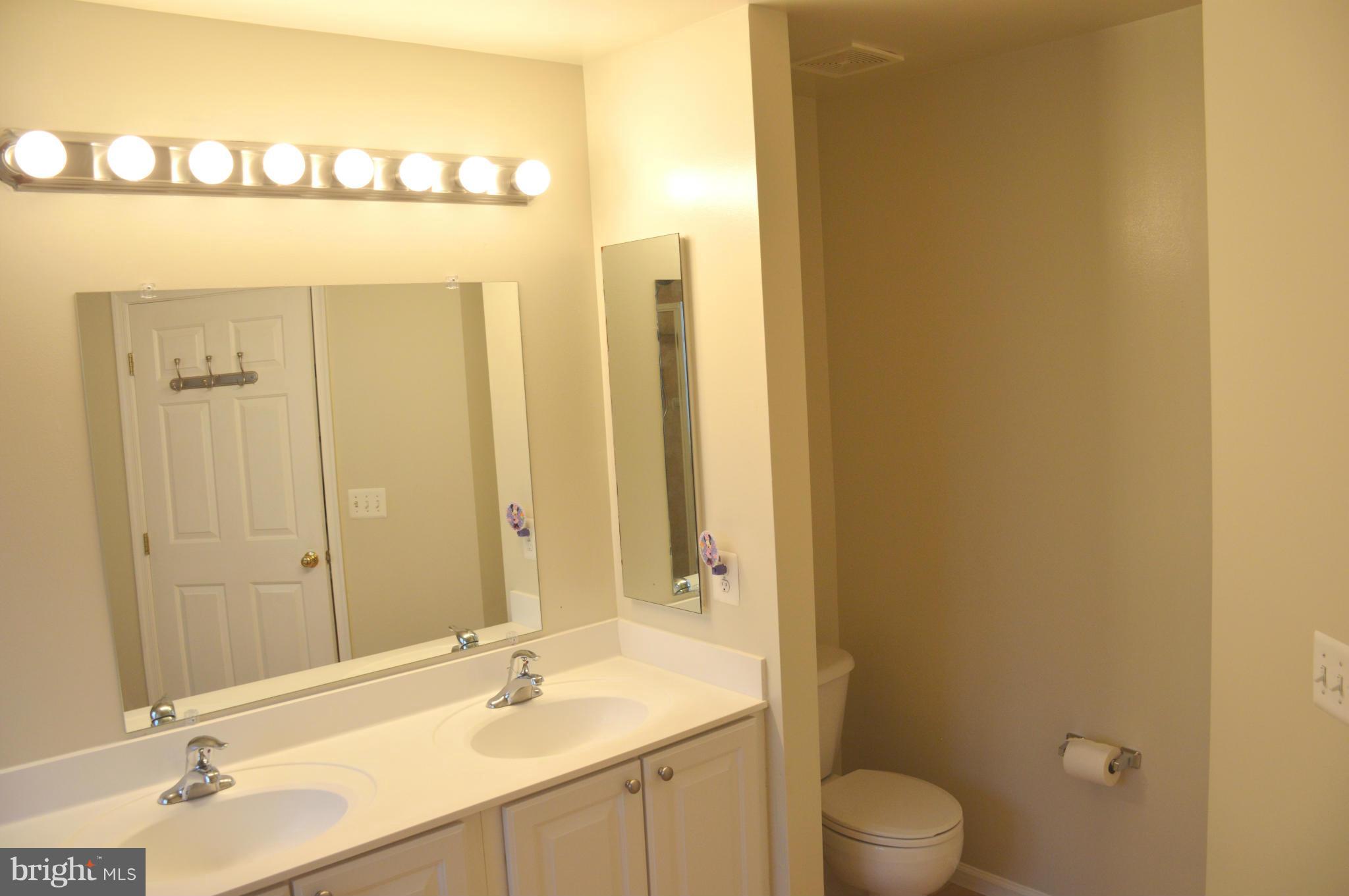 RIVERSIDE STATION - Residential Lease