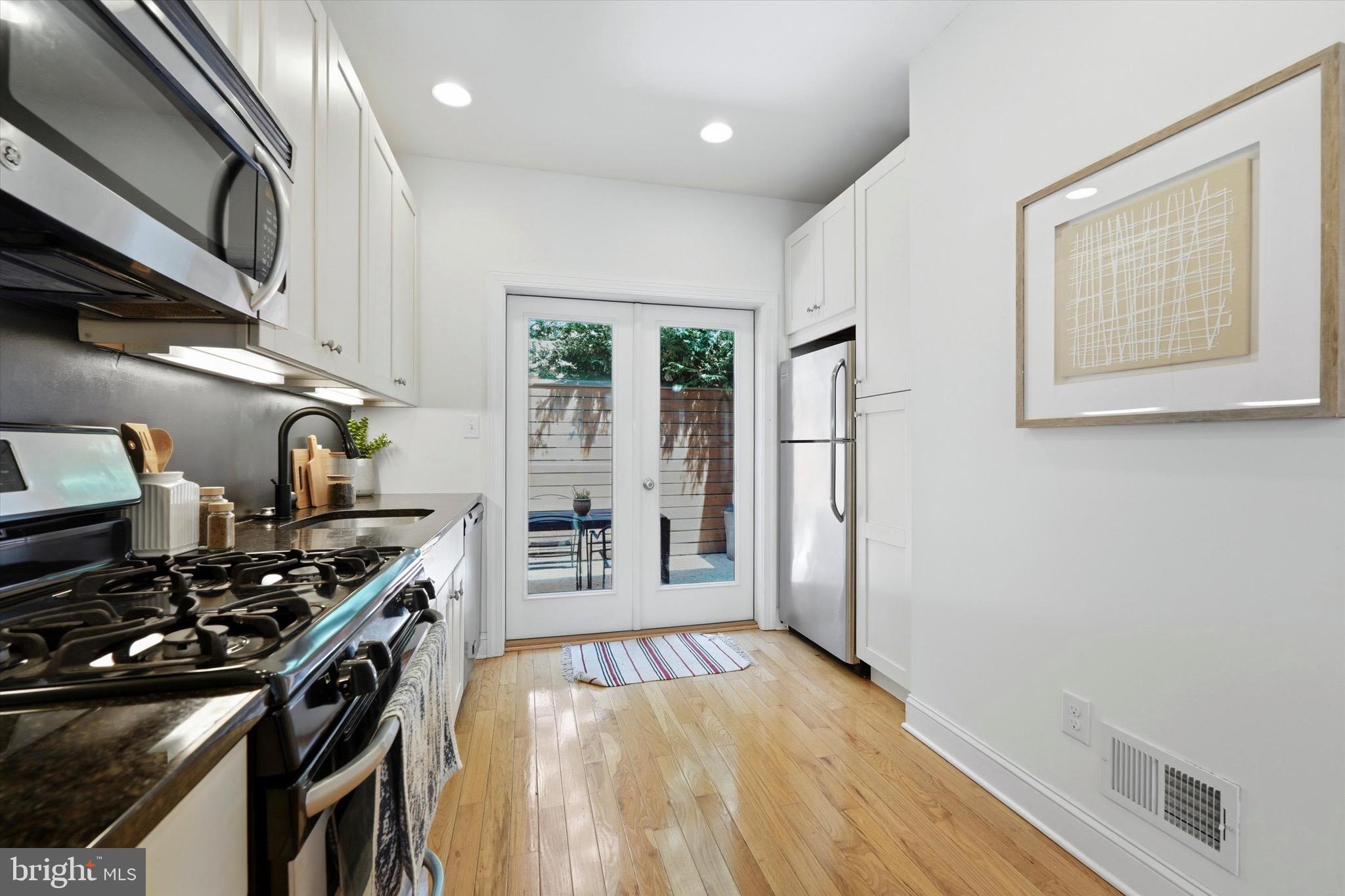 EAST PASSYUNK CROSSING - Residential