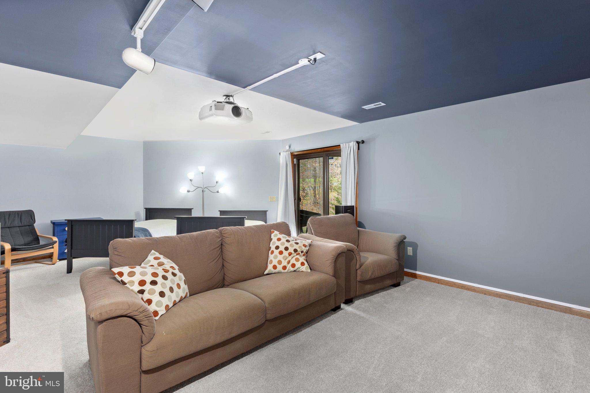 SEVEN LAKES - Residential