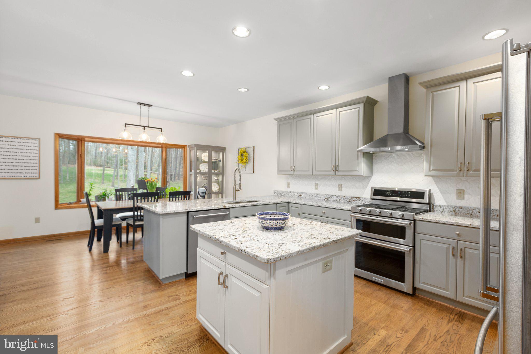 SEVEN LAKES - Residential