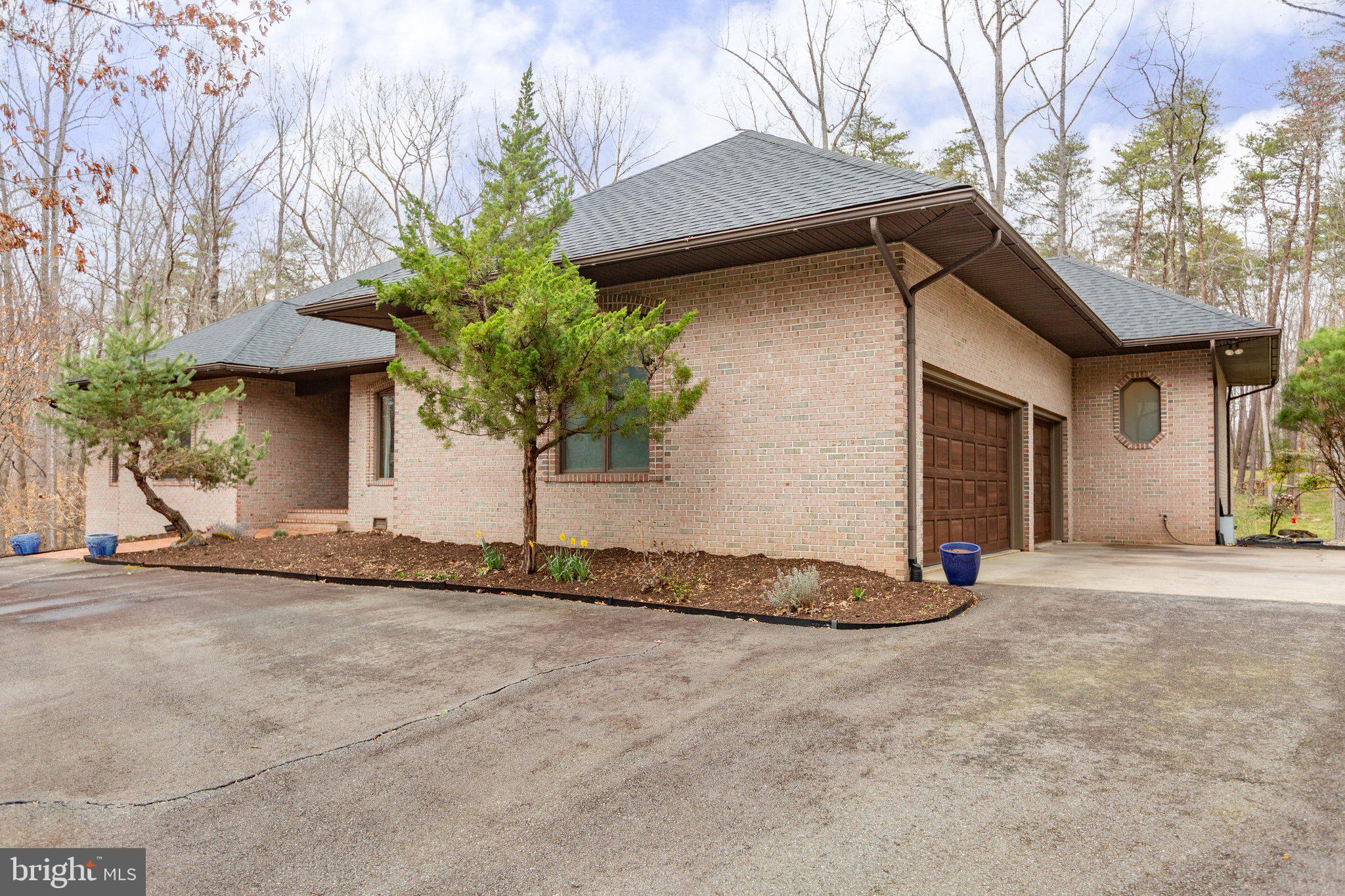 SEVEN LAKES - Residential