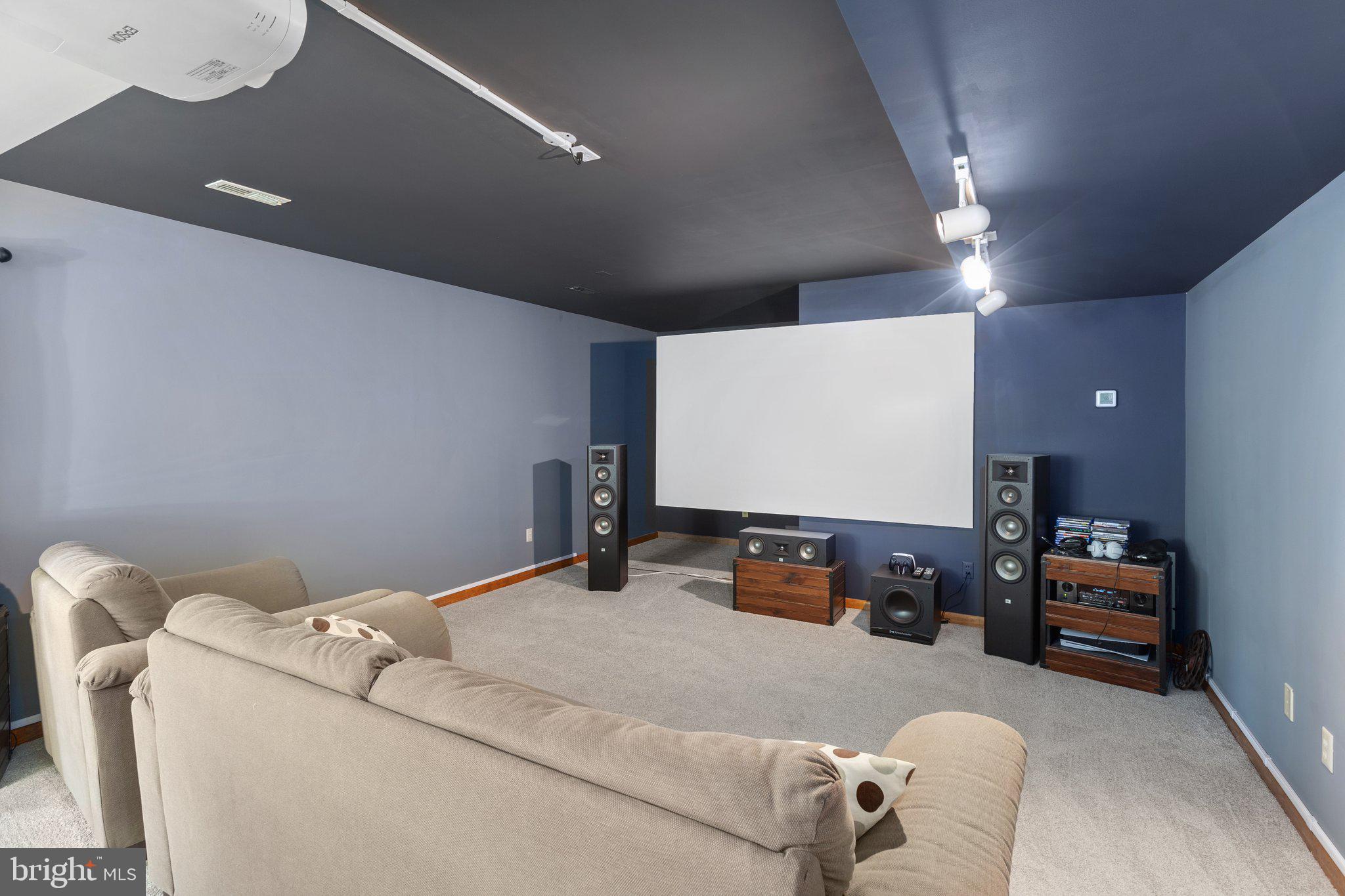 SEVEN LAKES - Residential