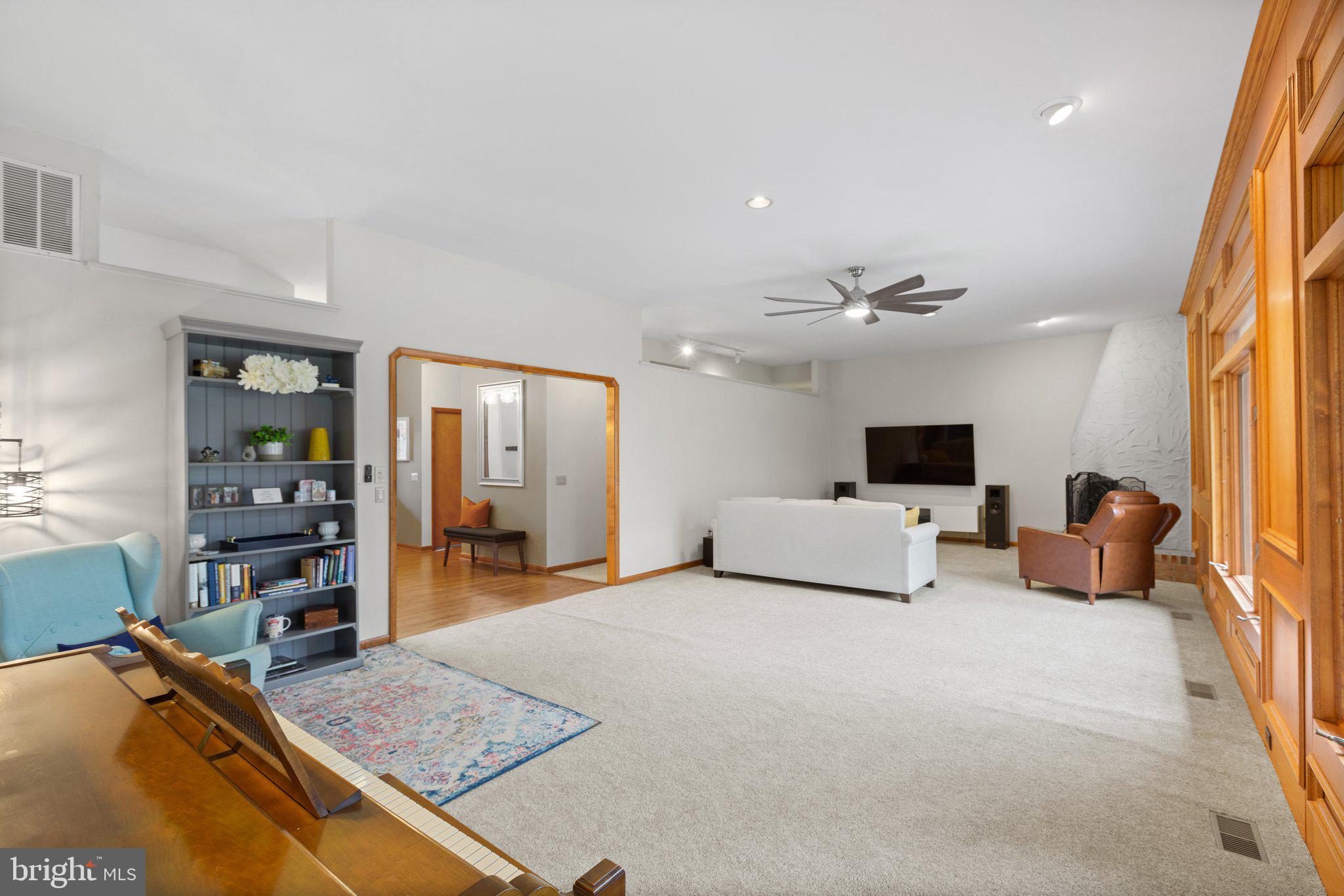 SEVEN LAKES - Residential