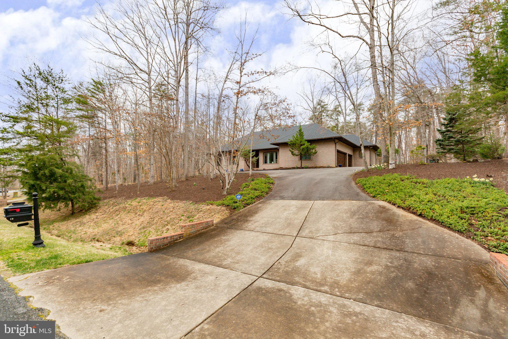 SEVEN LAKES - Residential