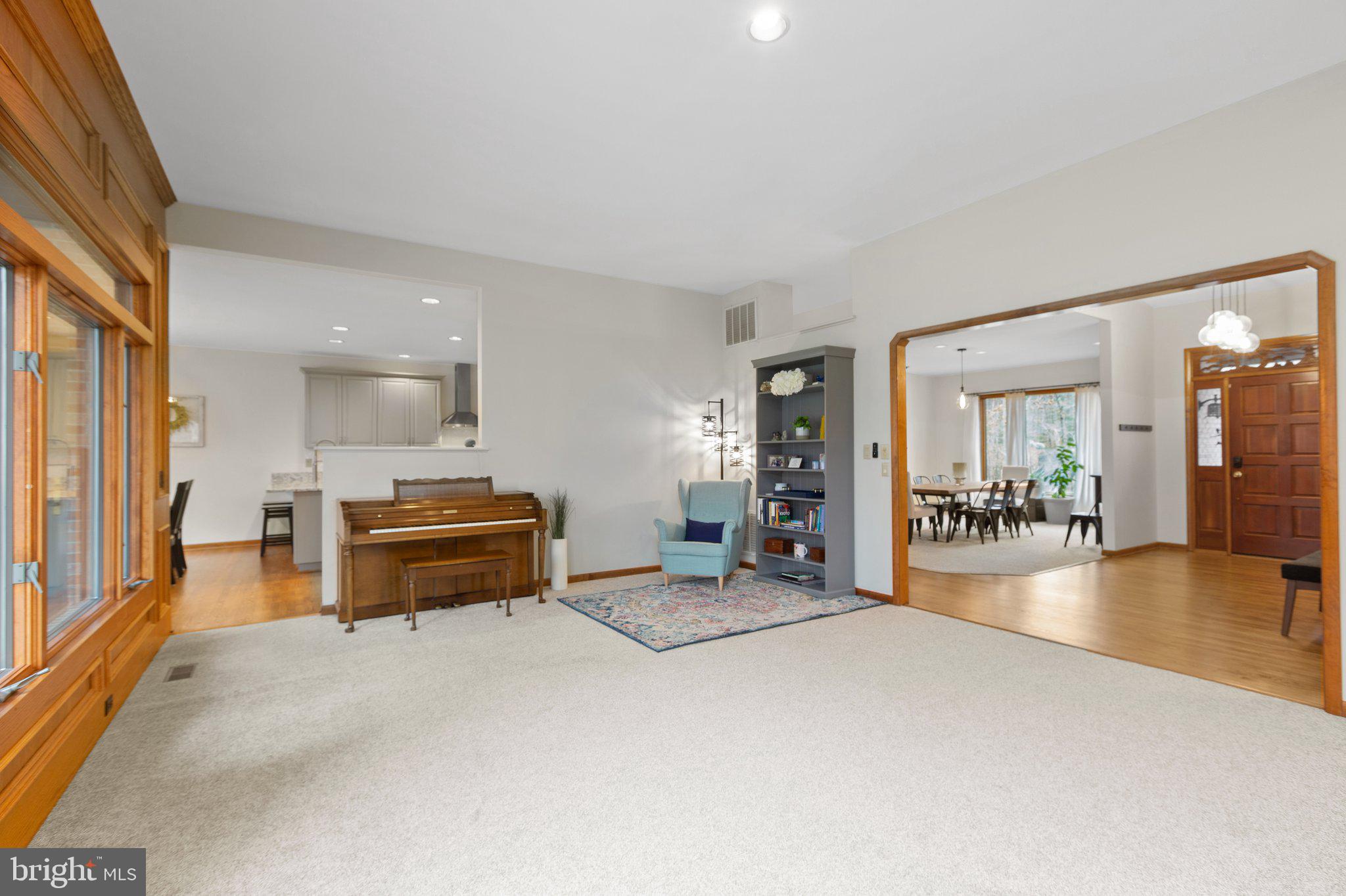 SEVEN LAKES - Residential