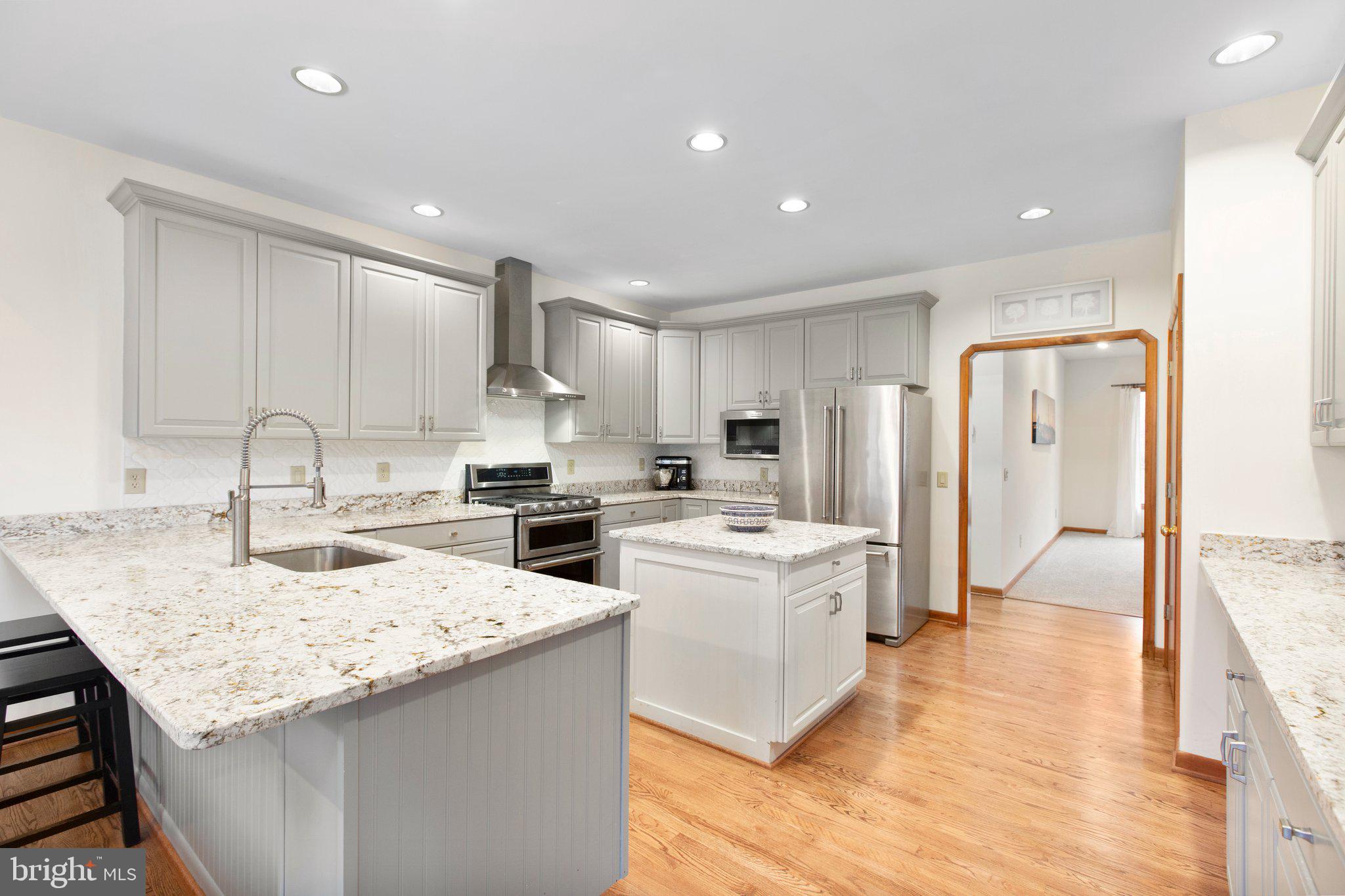 SEVEN LAKES - Residential