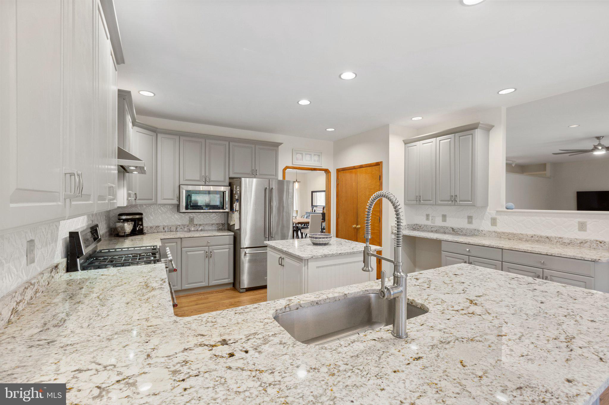 SEVEN LAKES - Residential