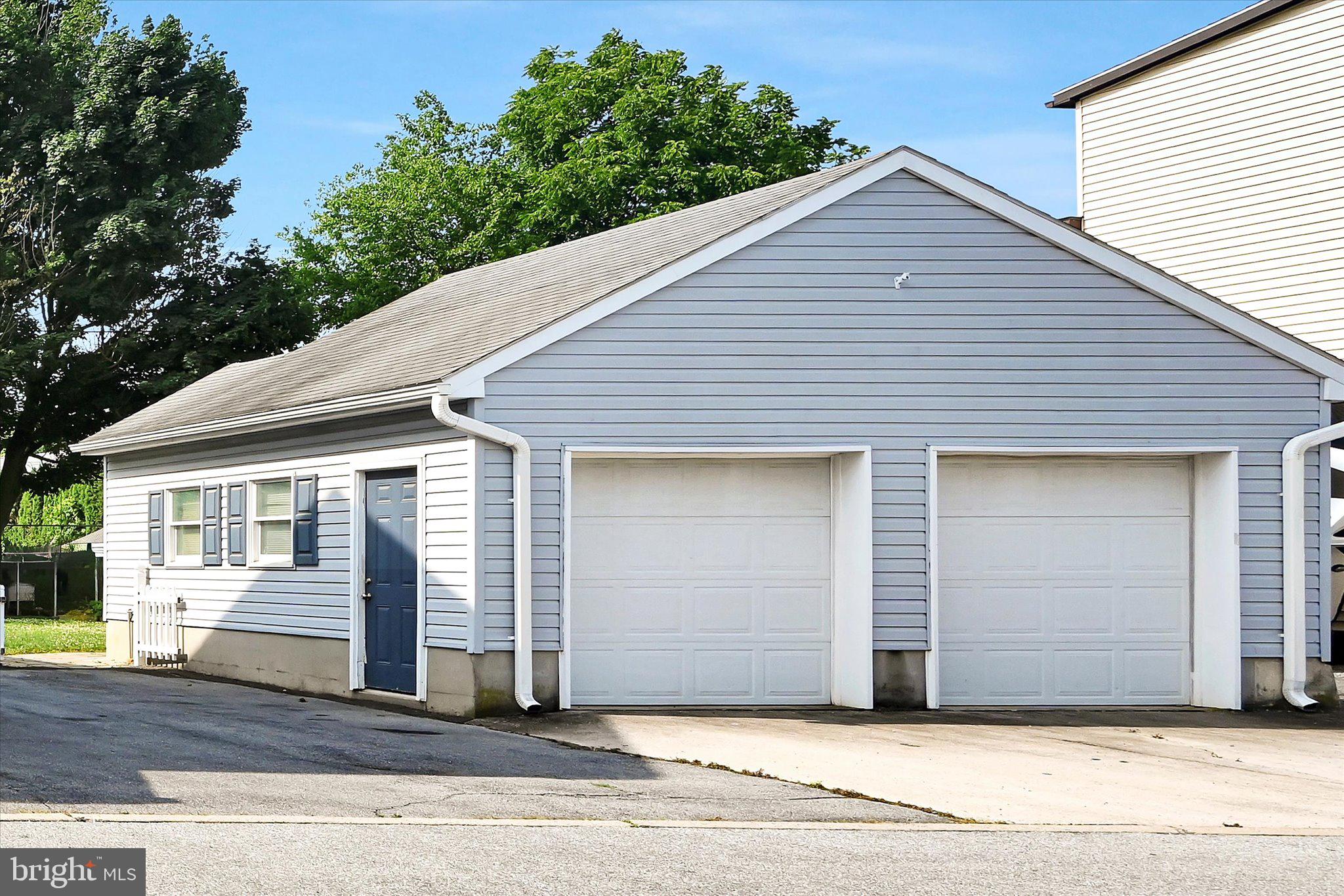 24 FOLMER STREET