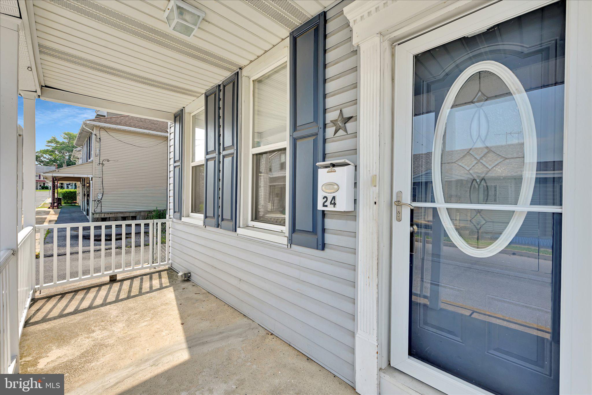 24 FOLMER STREET