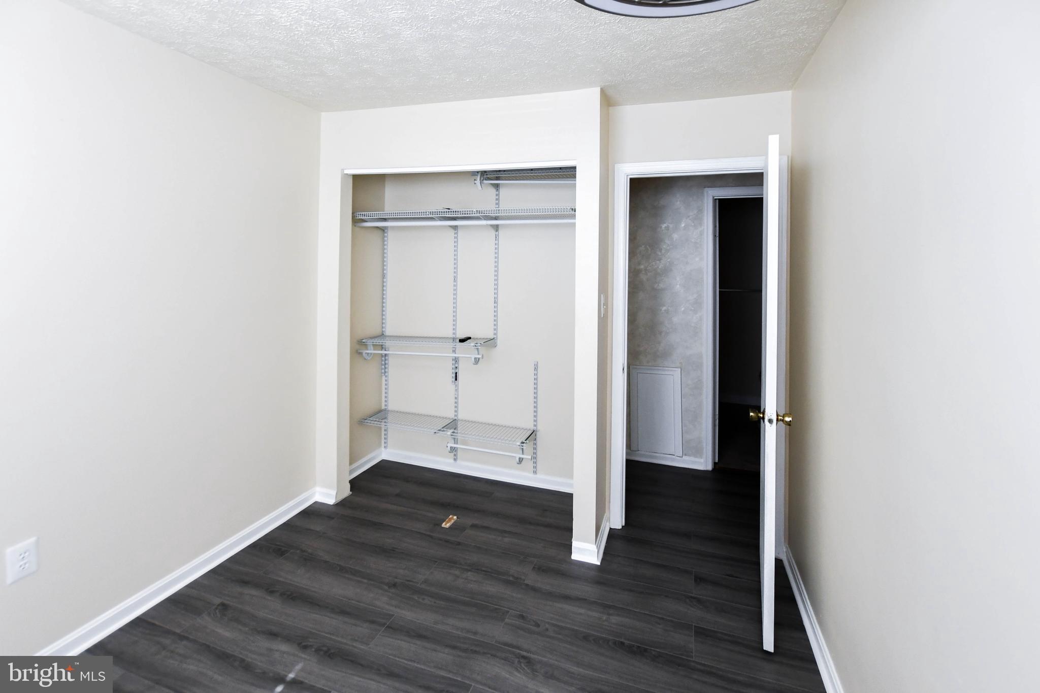 GLEN ORA-PLAT 11> - Residential