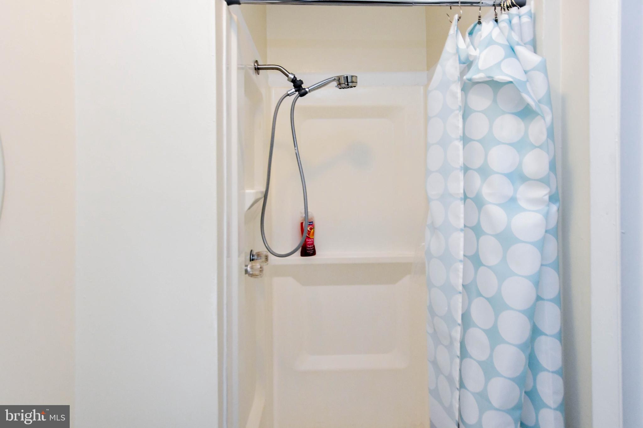 GLEN ORA-PLAT 11> - Residential