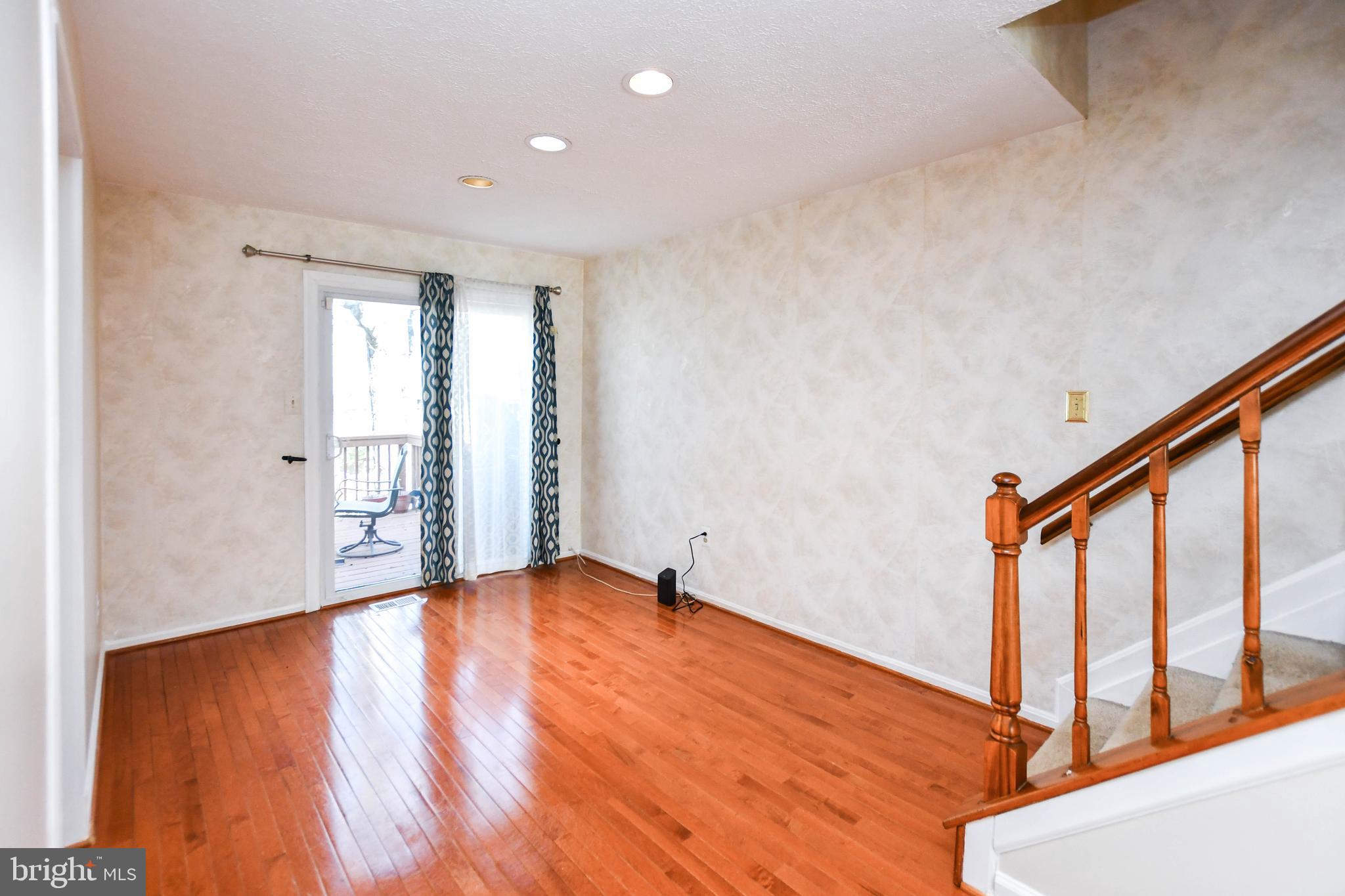 GLEN ORA-PLAT 11> - Residential