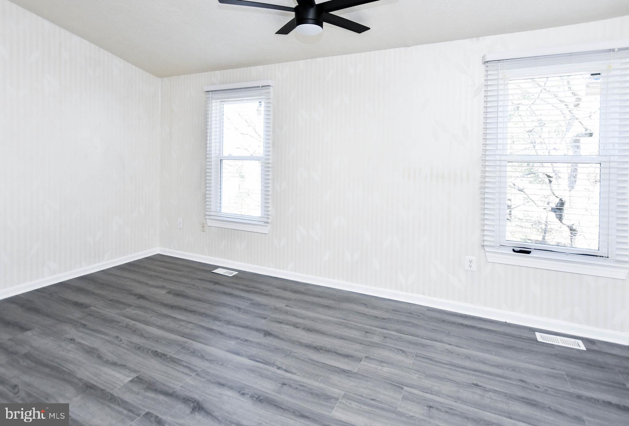 GLEN ORA-PLAT 11> - Residential