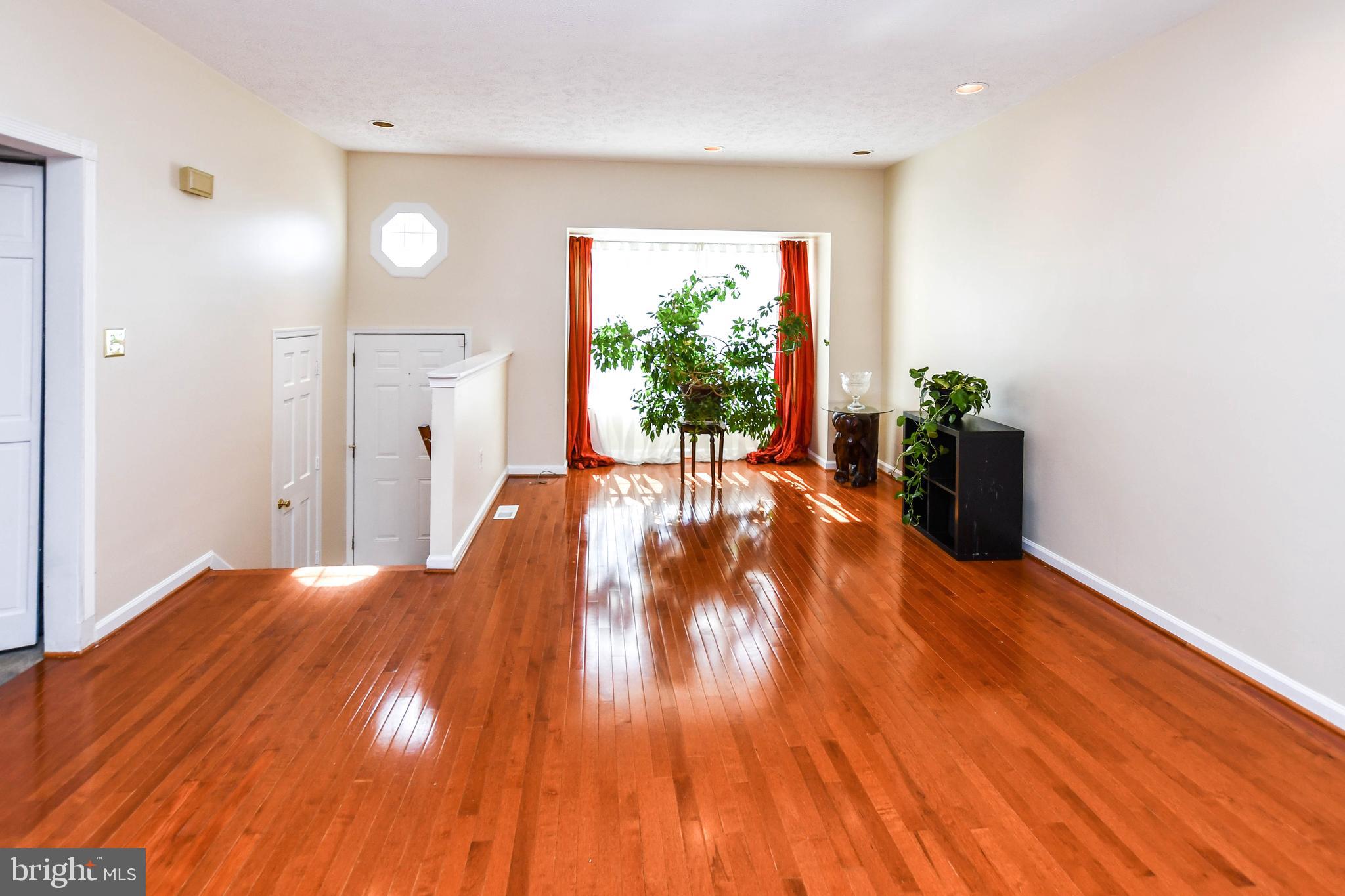 GLEN ORA-PLAT 11> - Residential