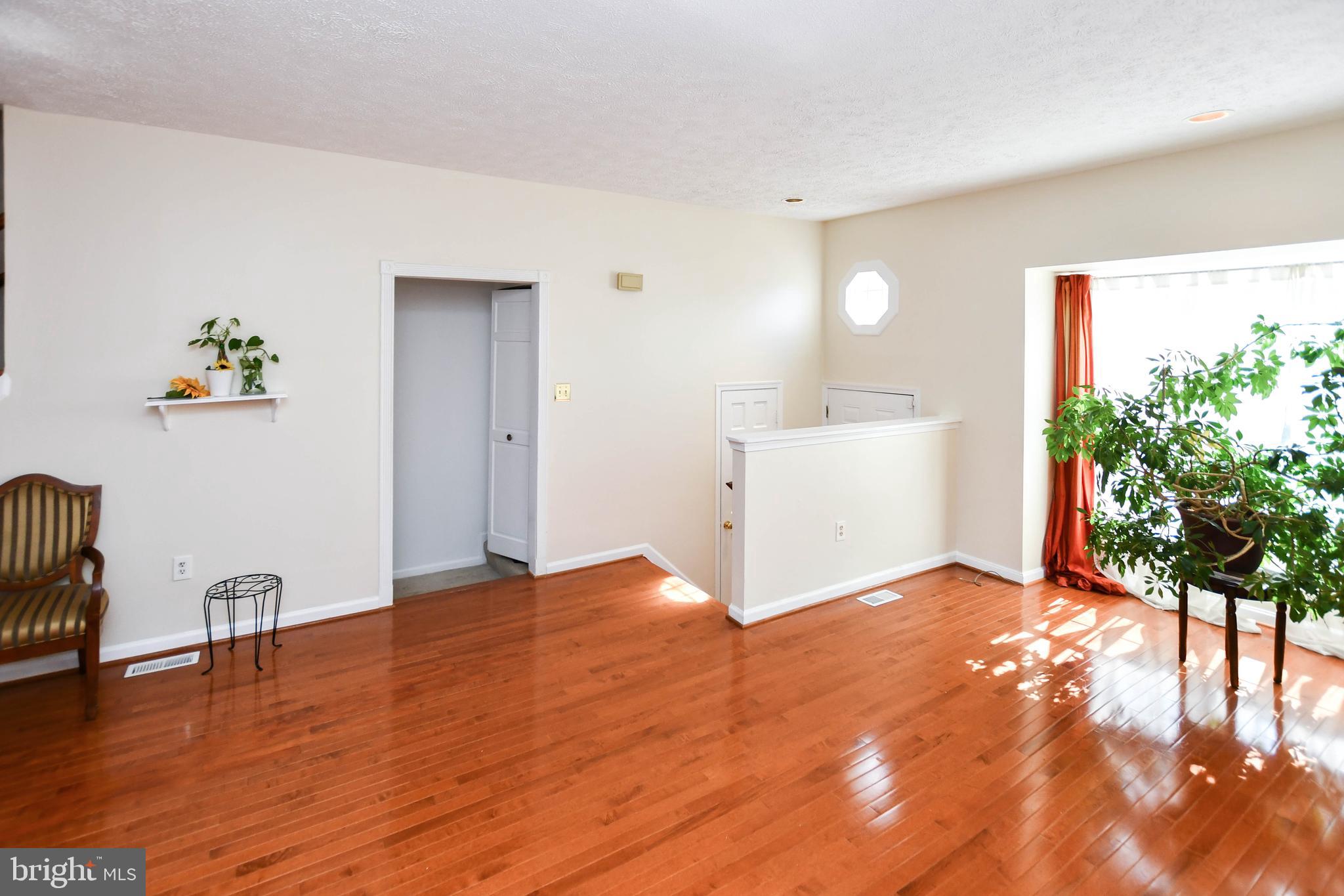 GLEN ORA-PLAT 11> - Residential