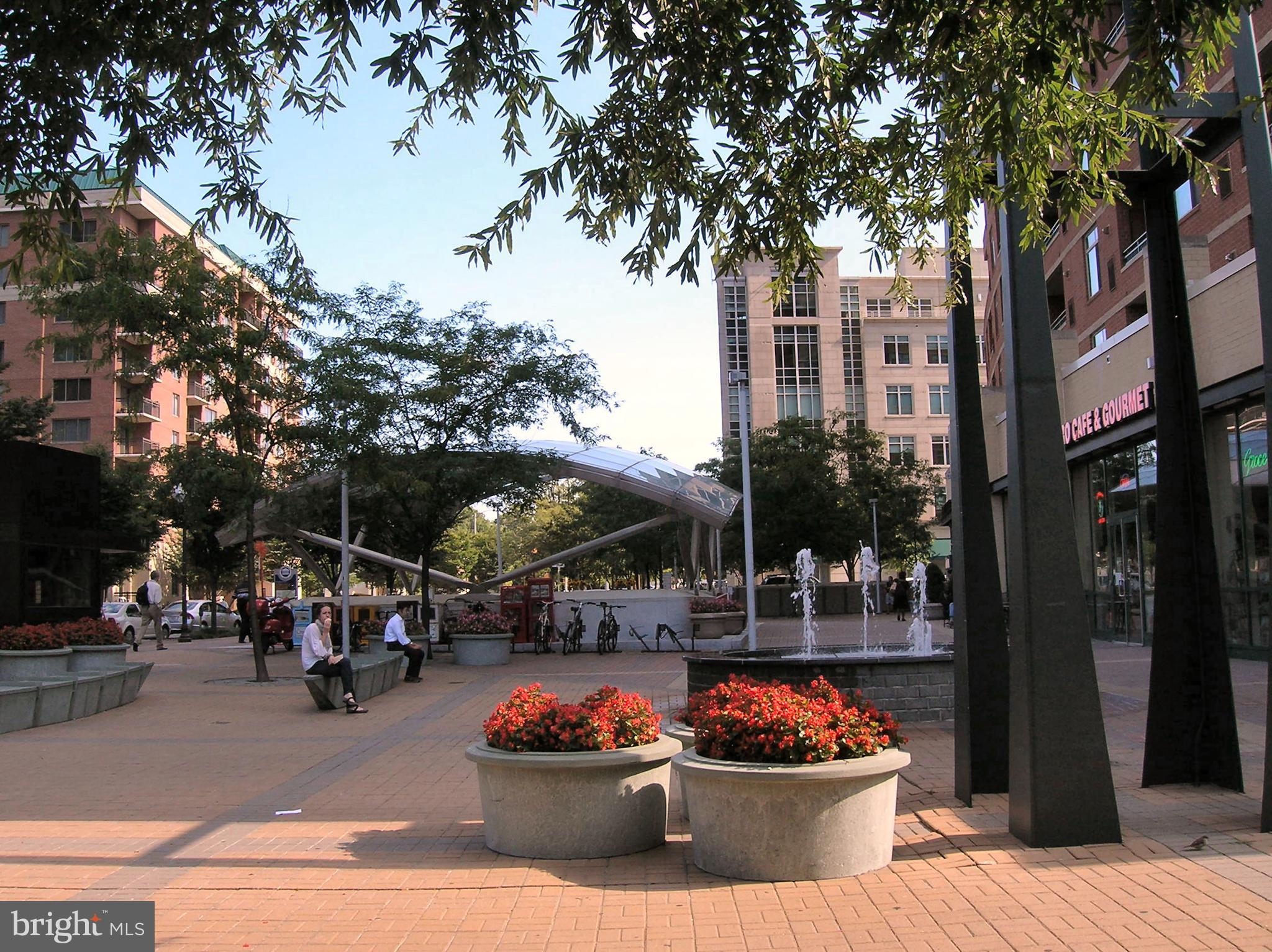 LEXINGTON SQUARE - Residential Lease