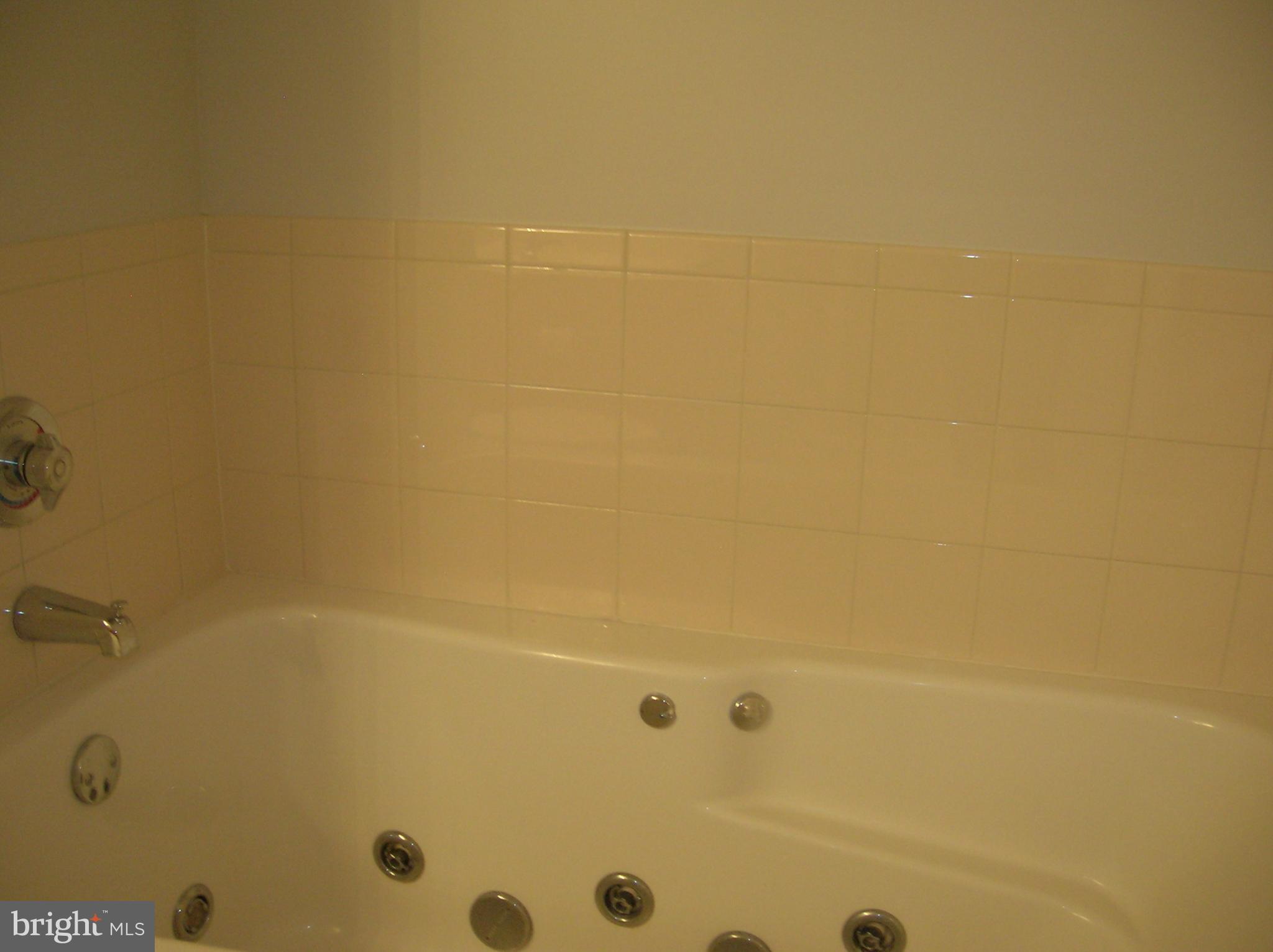 LEXINGTON SQUARE - Residential Lease