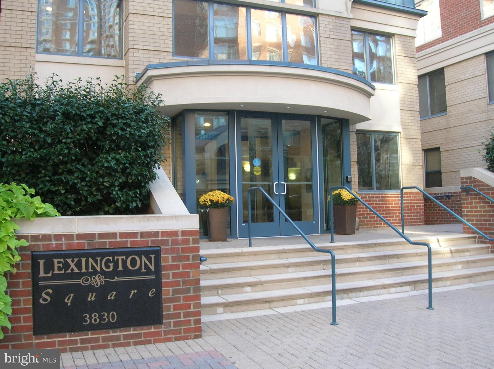 LEXINGTON SQUARE - Residential Lease