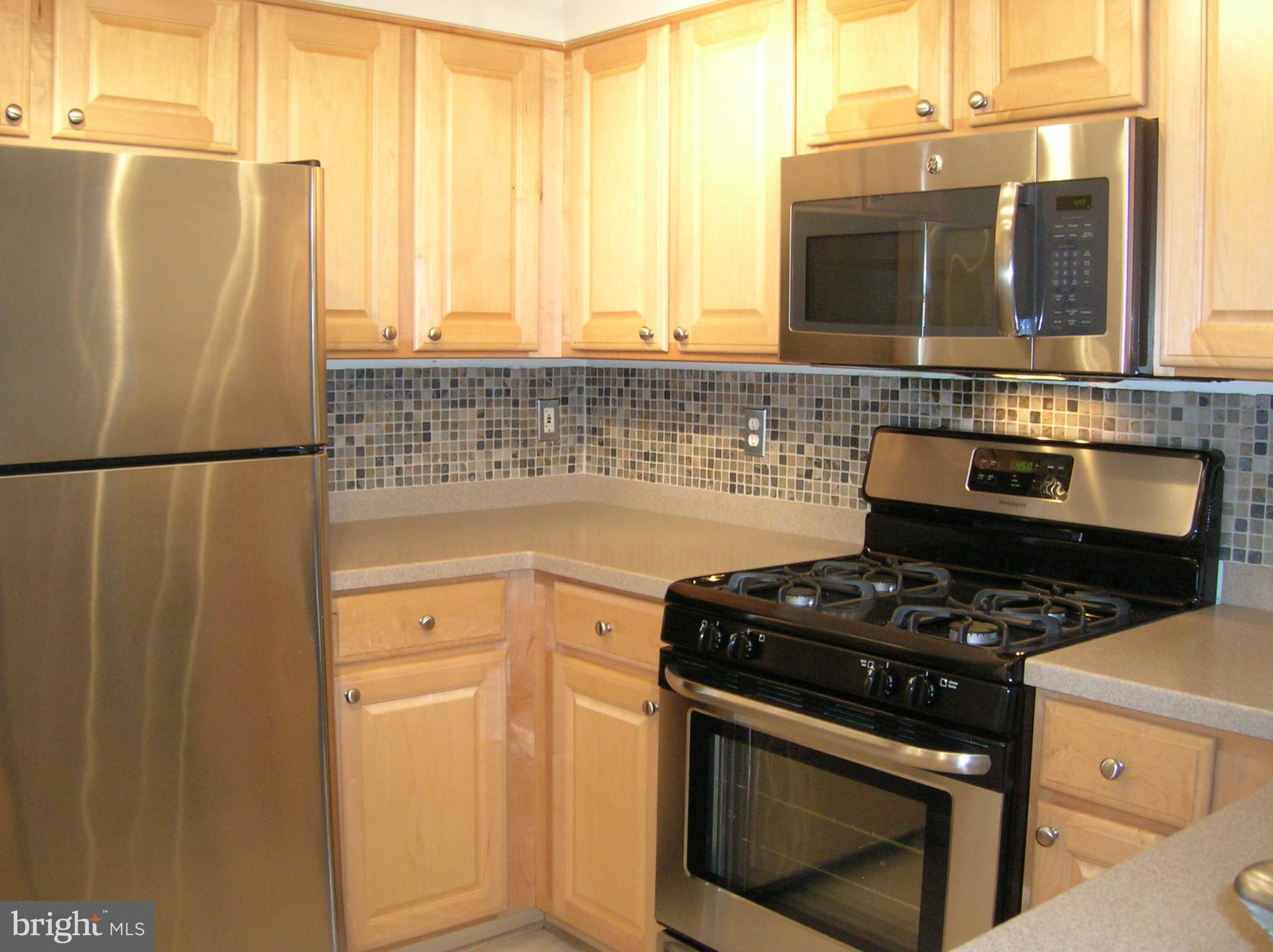 LEXINGTON SQUARE - Residential Lease