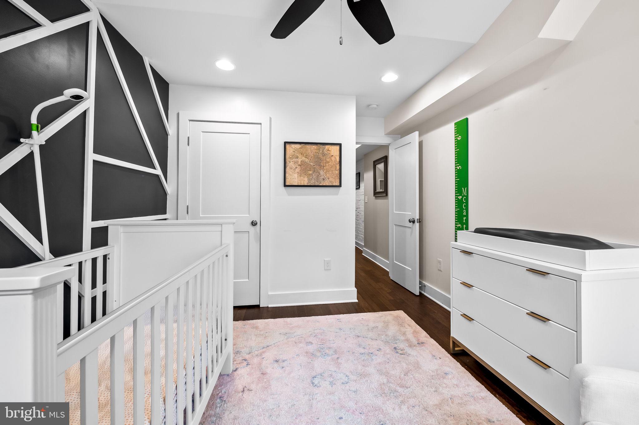 LOCUST POINT - Residential