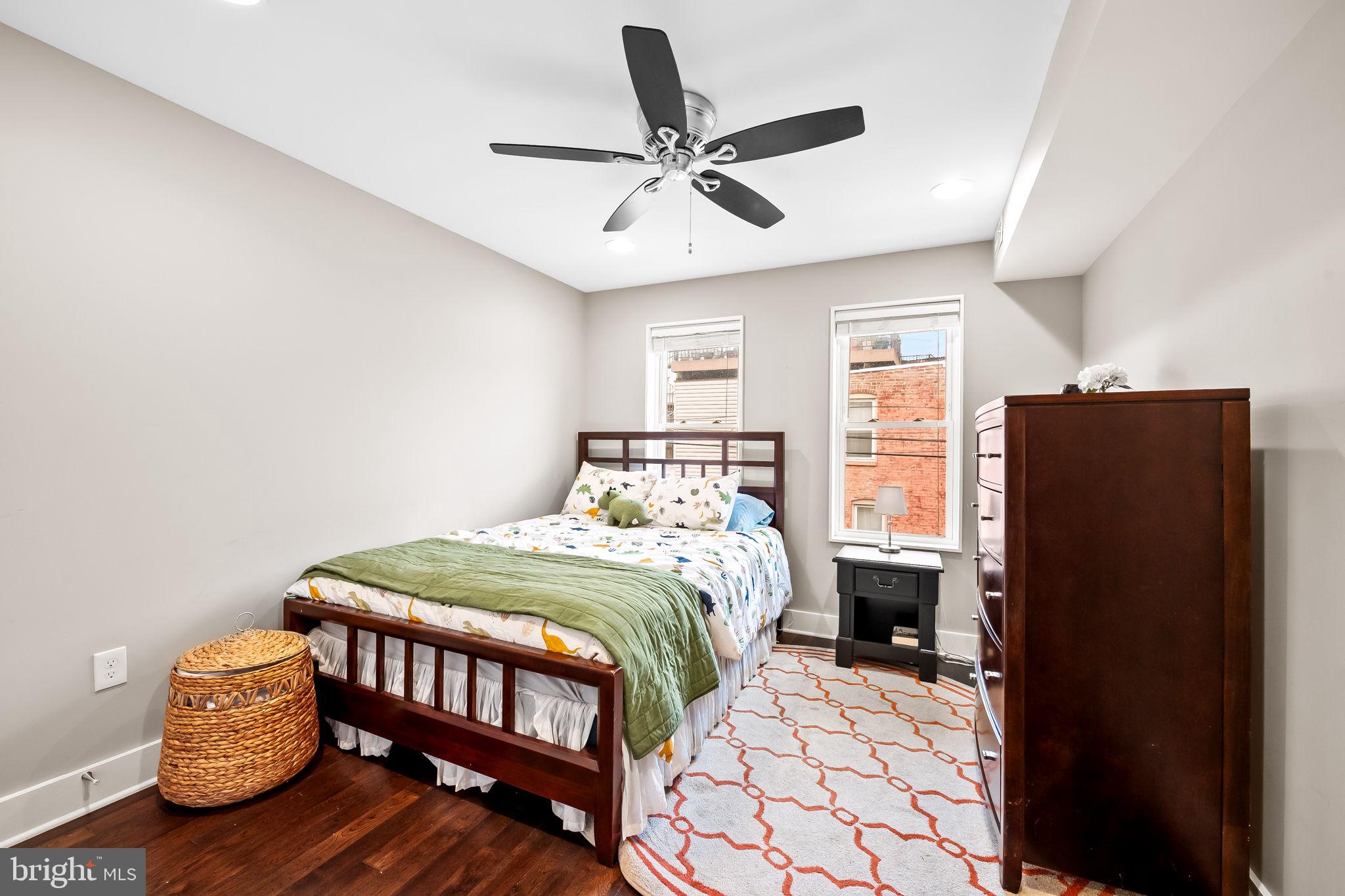 LOCUST POINT - Residential