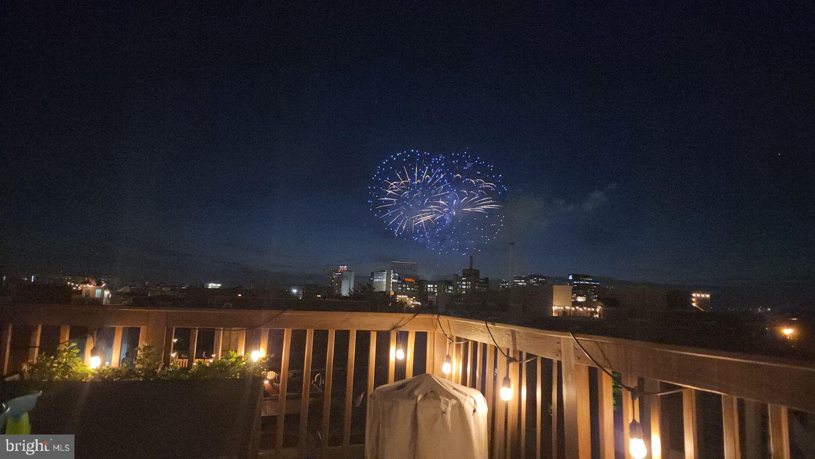 LOCUST POINT - Residential