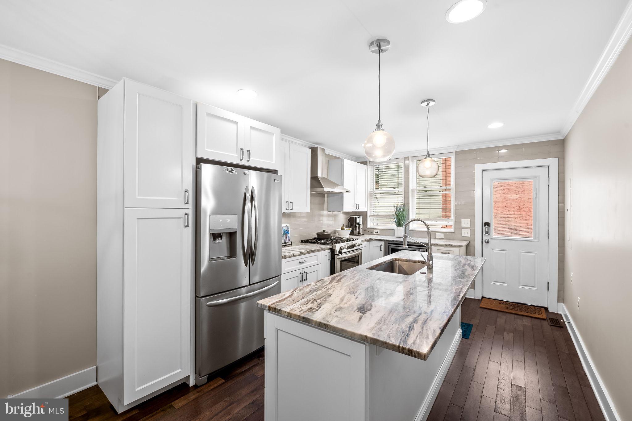 LOCUST POINT - Residential