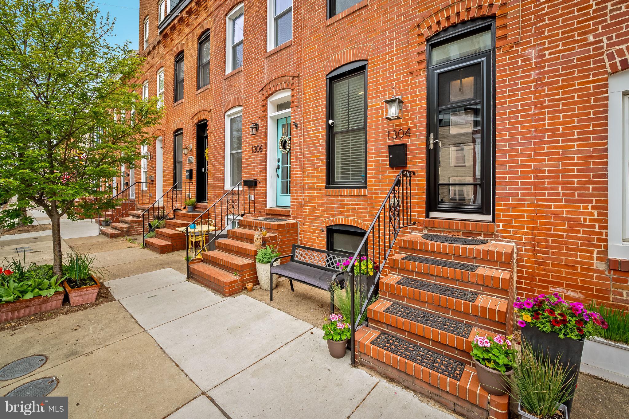 LOCUST POINT - Residential