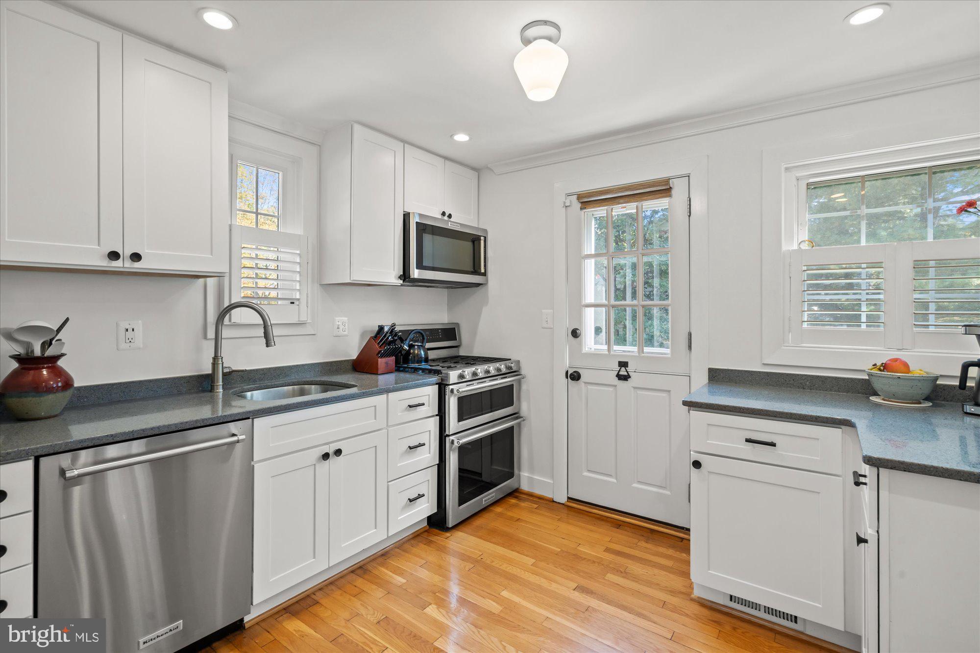 BEVERLEY HILLS - Residential