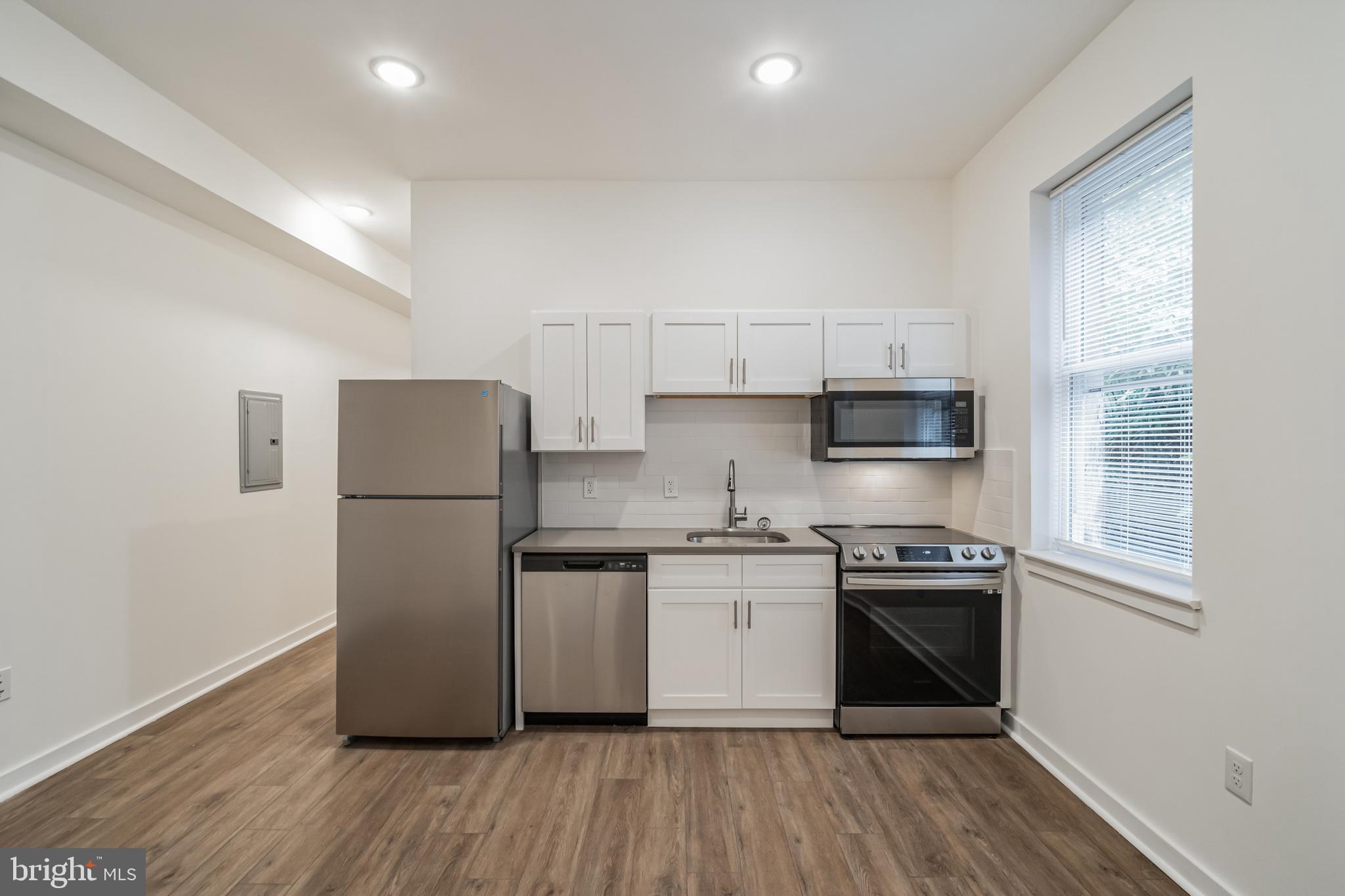 UNIVERSITY CITY - Residential Lease