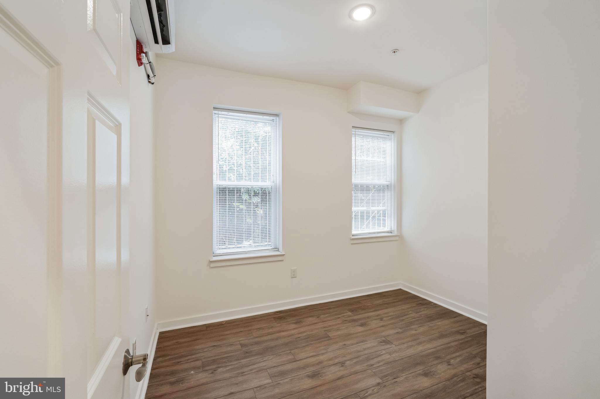 UNIVERSITY CITY - Residential Lease