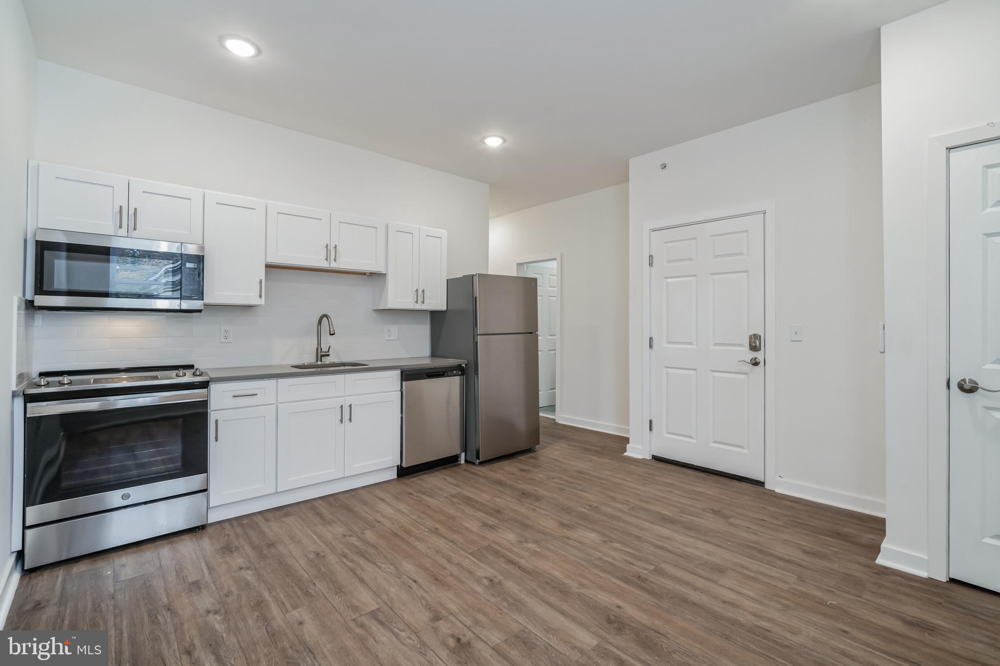 UNIVERSITY CITY - Residential Lease