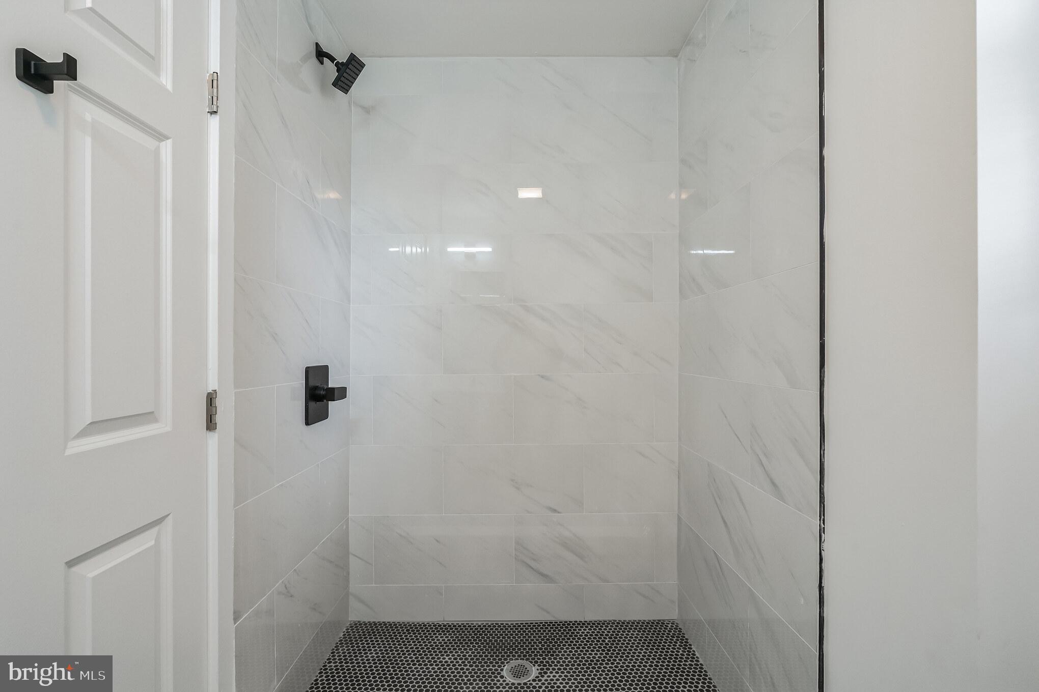 UNIVERSITY CITY - Residential Lease