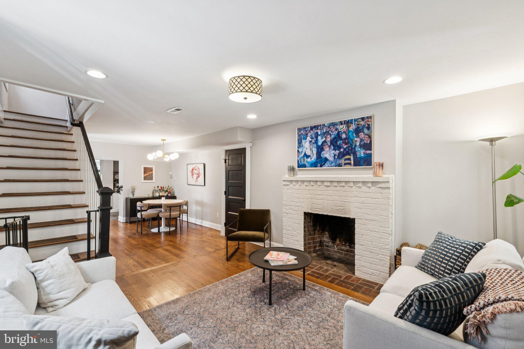 407 INDEPENDENCE AVENUE SE