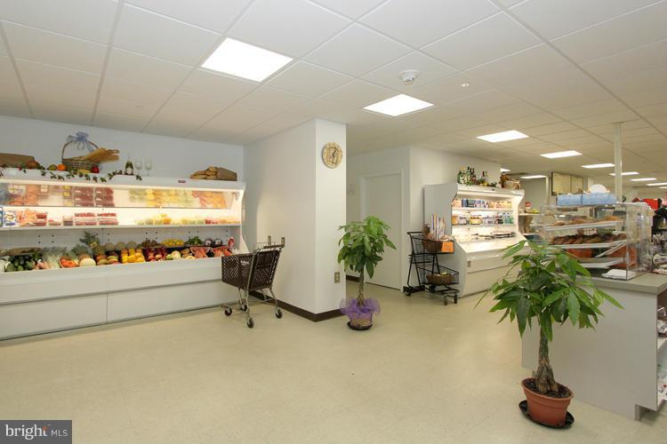 PROMENADE TOWERS - Residential Lease